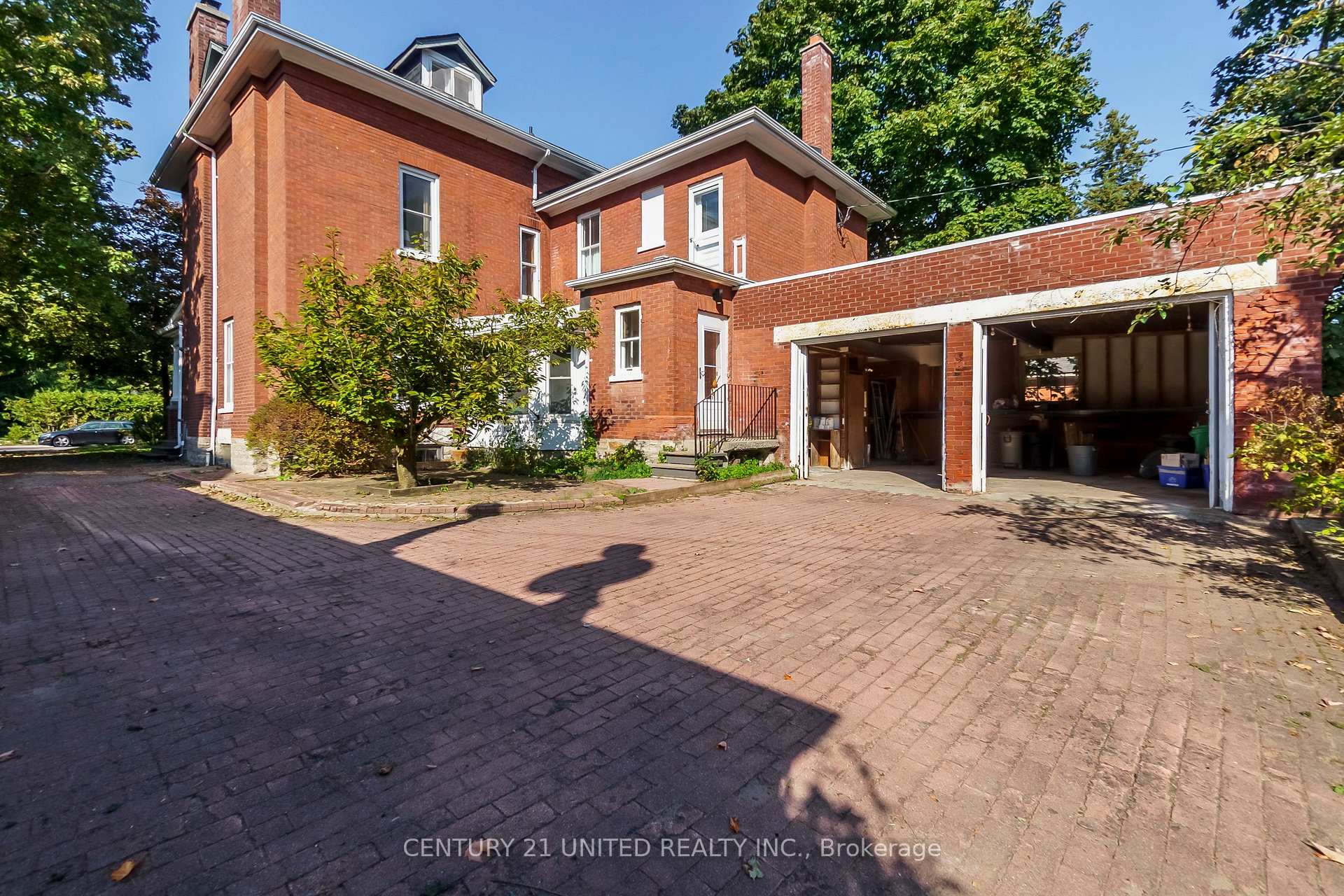 Photo 3 of 463 Hunter Street W, Peterborough, Town Ward 3 — HOMEH