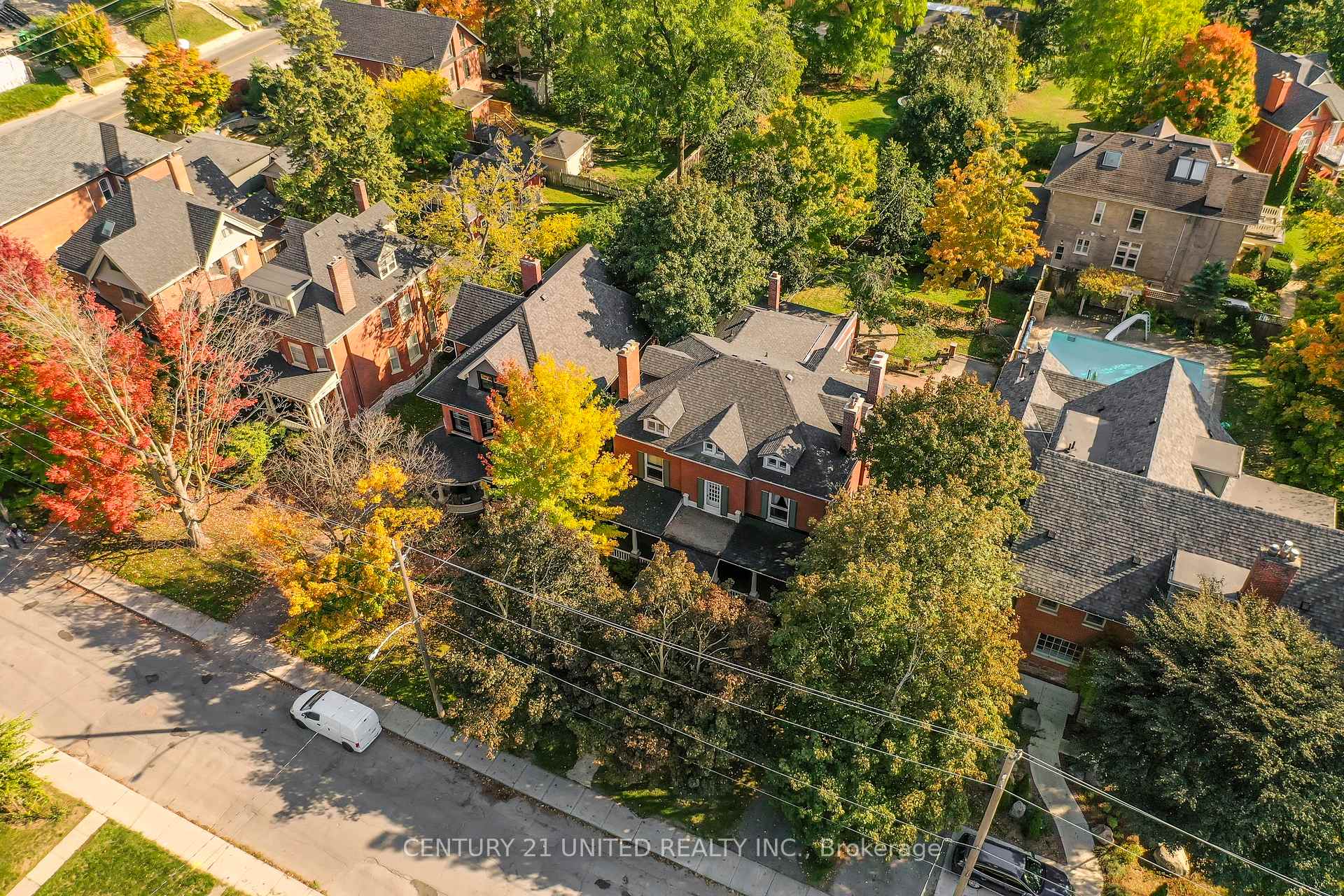 Photo 8 of 463 Hunter Street W, Peterborough, Town Ward 3 — HOMEH