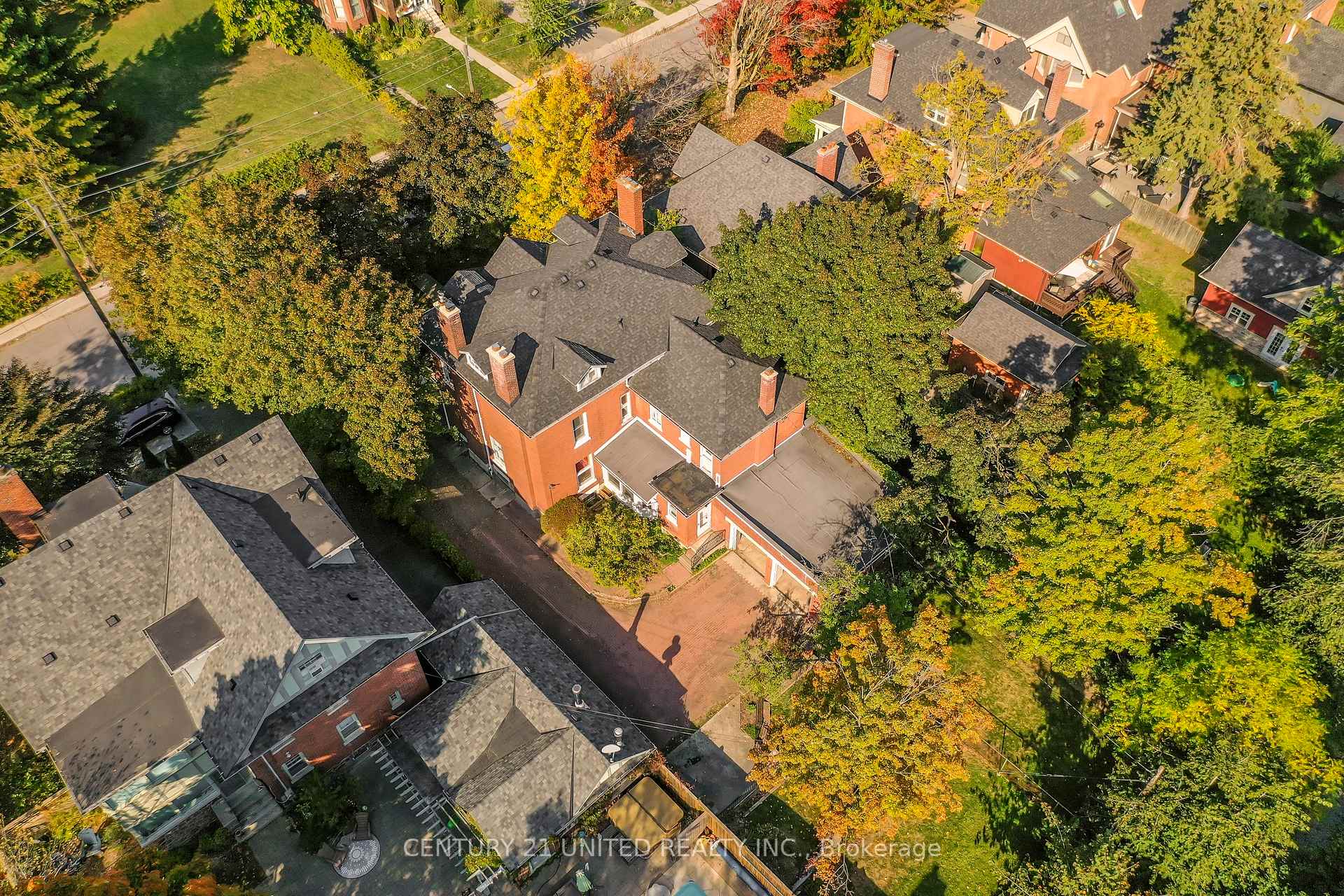 Photo 9 of 463 Hunter Street W, Peterborough, Town Ward 3 — HOMEH