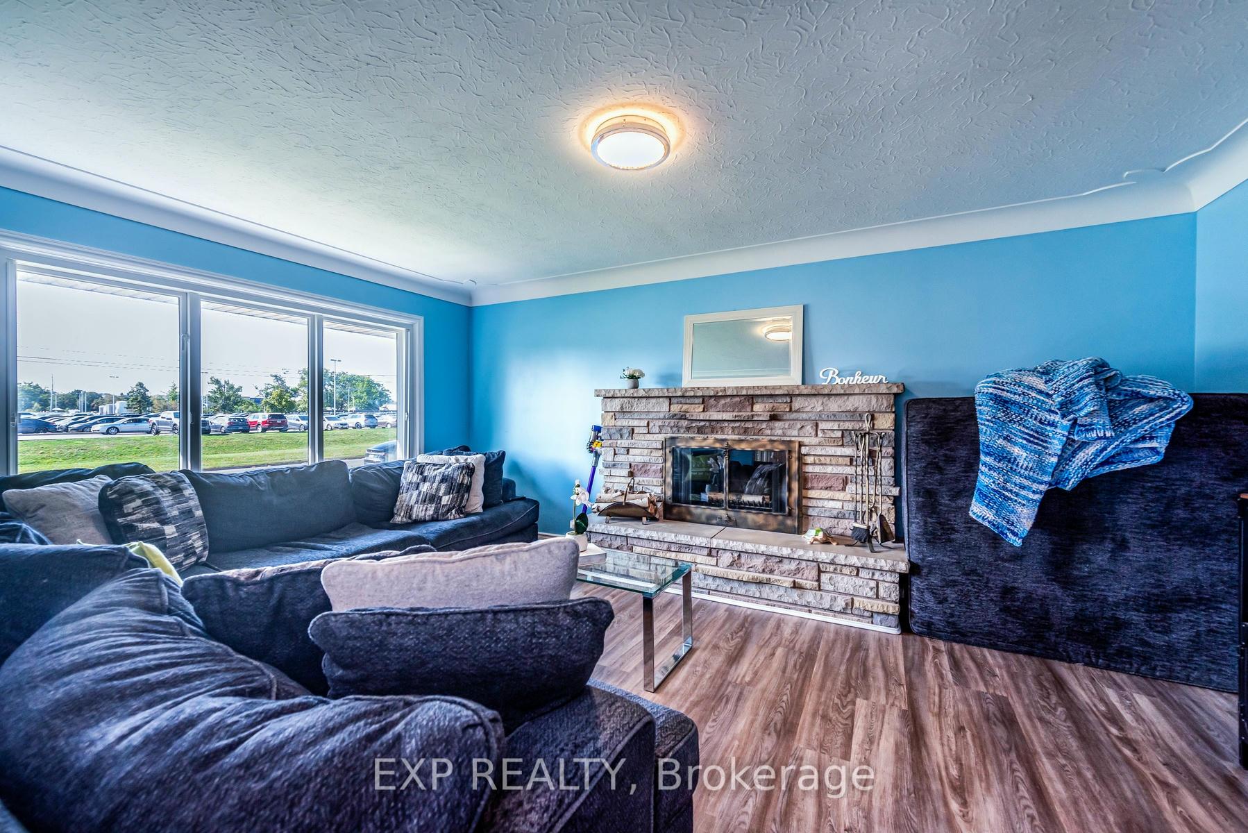 Photo 5 of 54 Third Street, Welland, Lincoln/Crowland — HOMEH