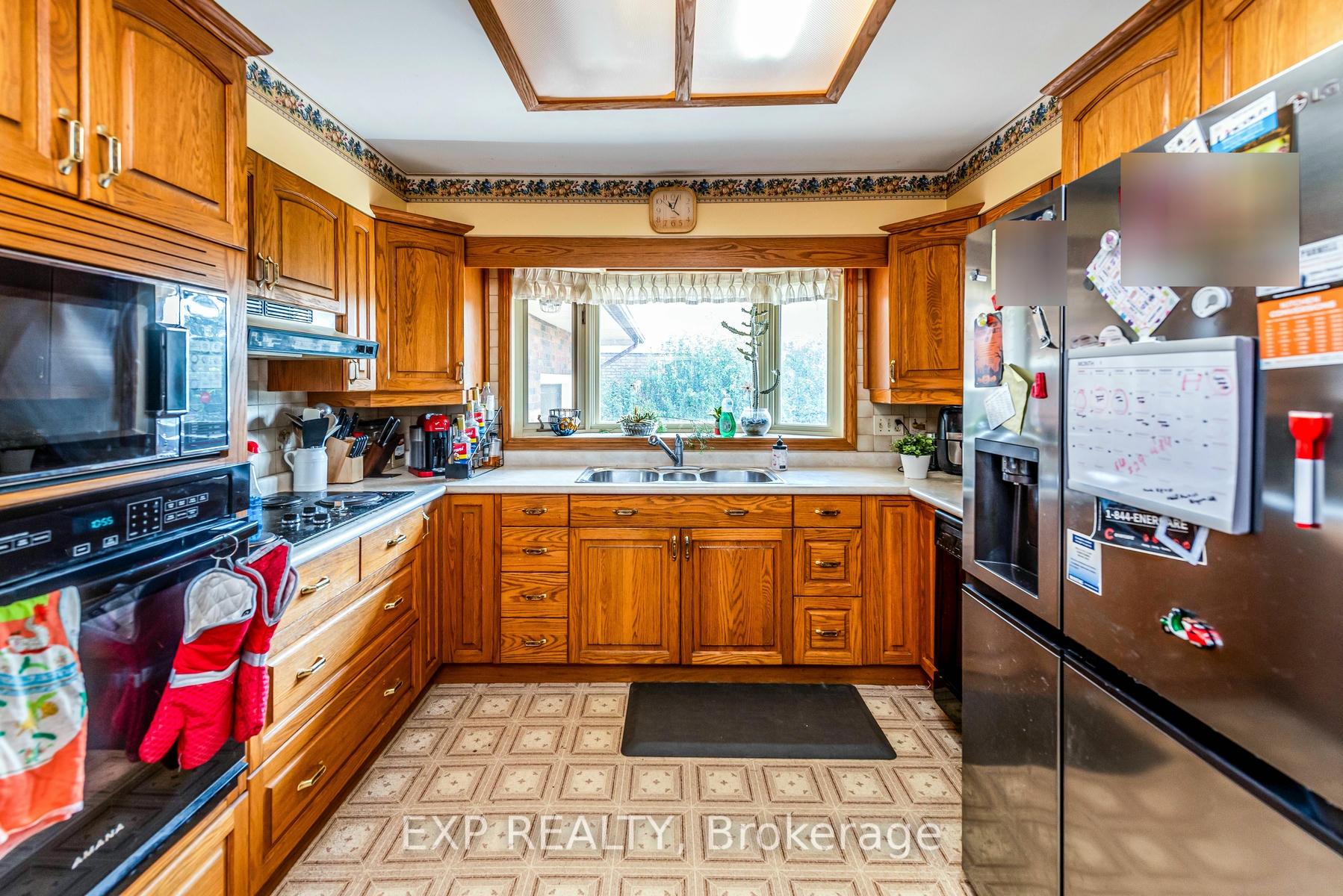 Photo 10 of 54 Third Street, Welland, Lincoln/Crowland — HOMEH