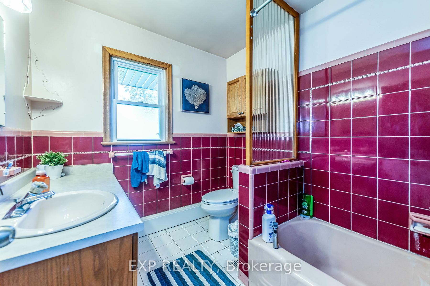 Photo 16 of 54 Third Street, Welland, Lincoln/Crowland — HOMEH