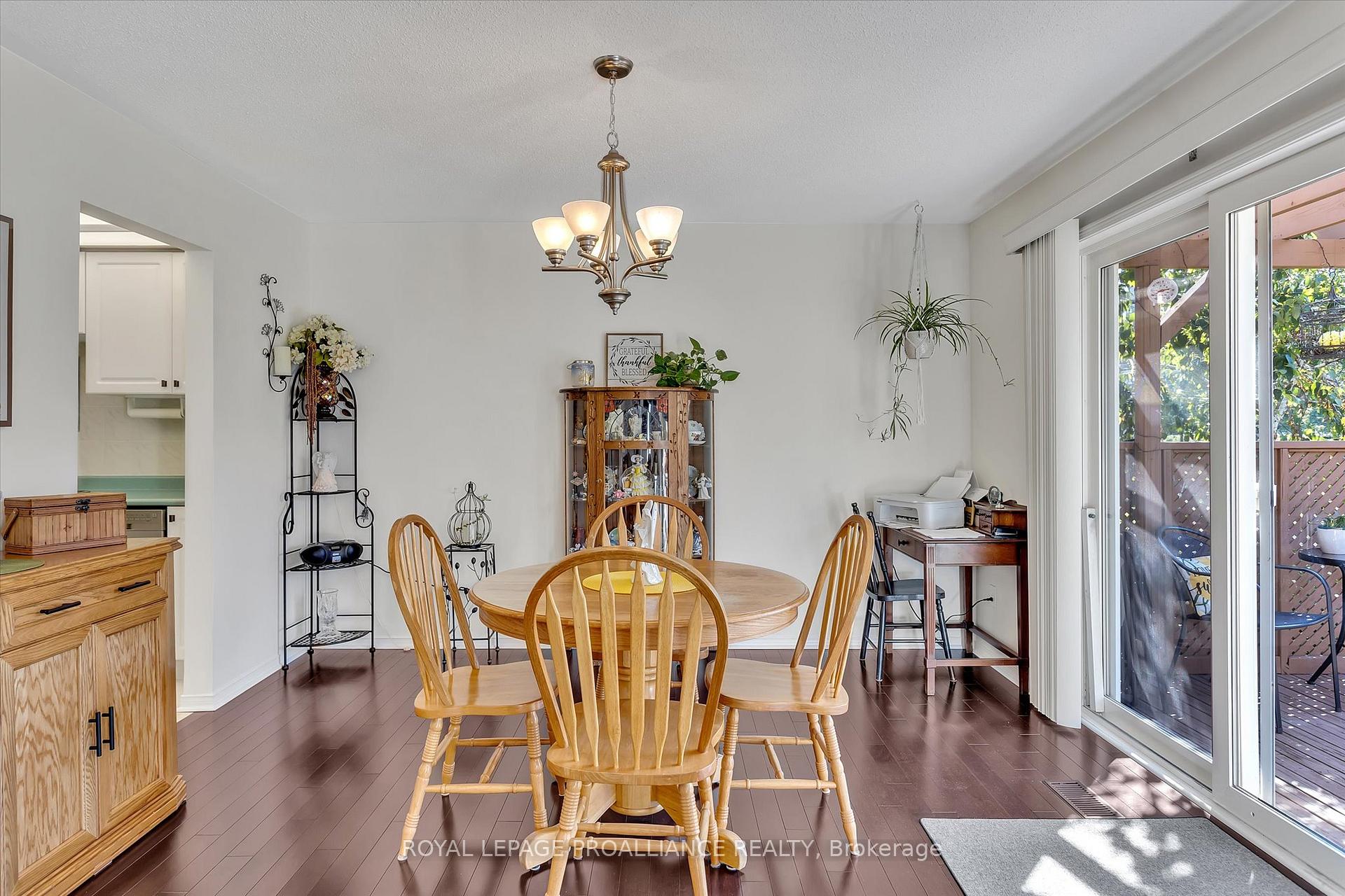 Photo 10 of 1269 Eagle Crescent, Peterborough, Monaghan Ward 2 — HOMEH