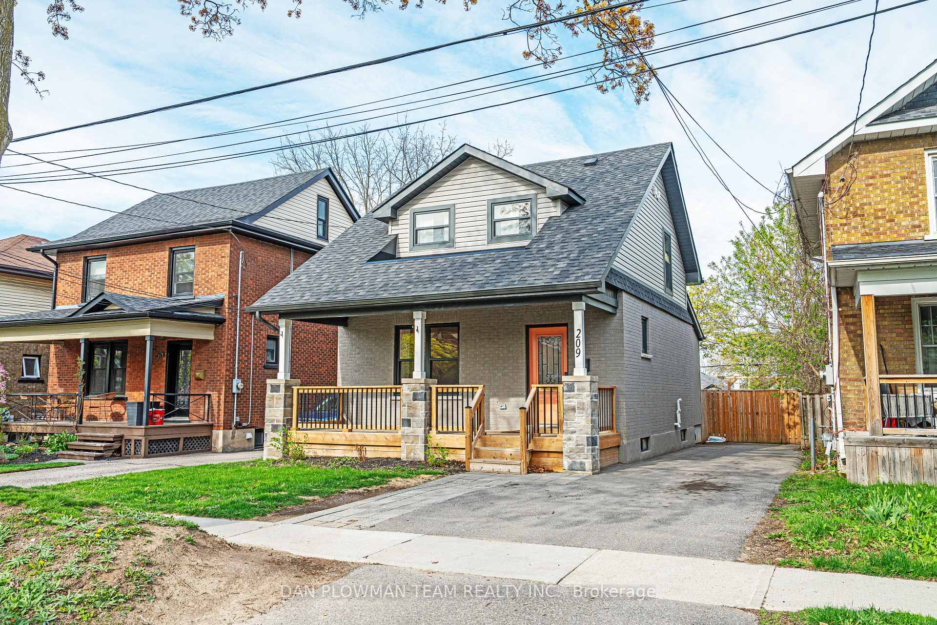 Photo 1 of 209 Oshawa Boulevard N, Oshawa, O'Neill — HOMEH