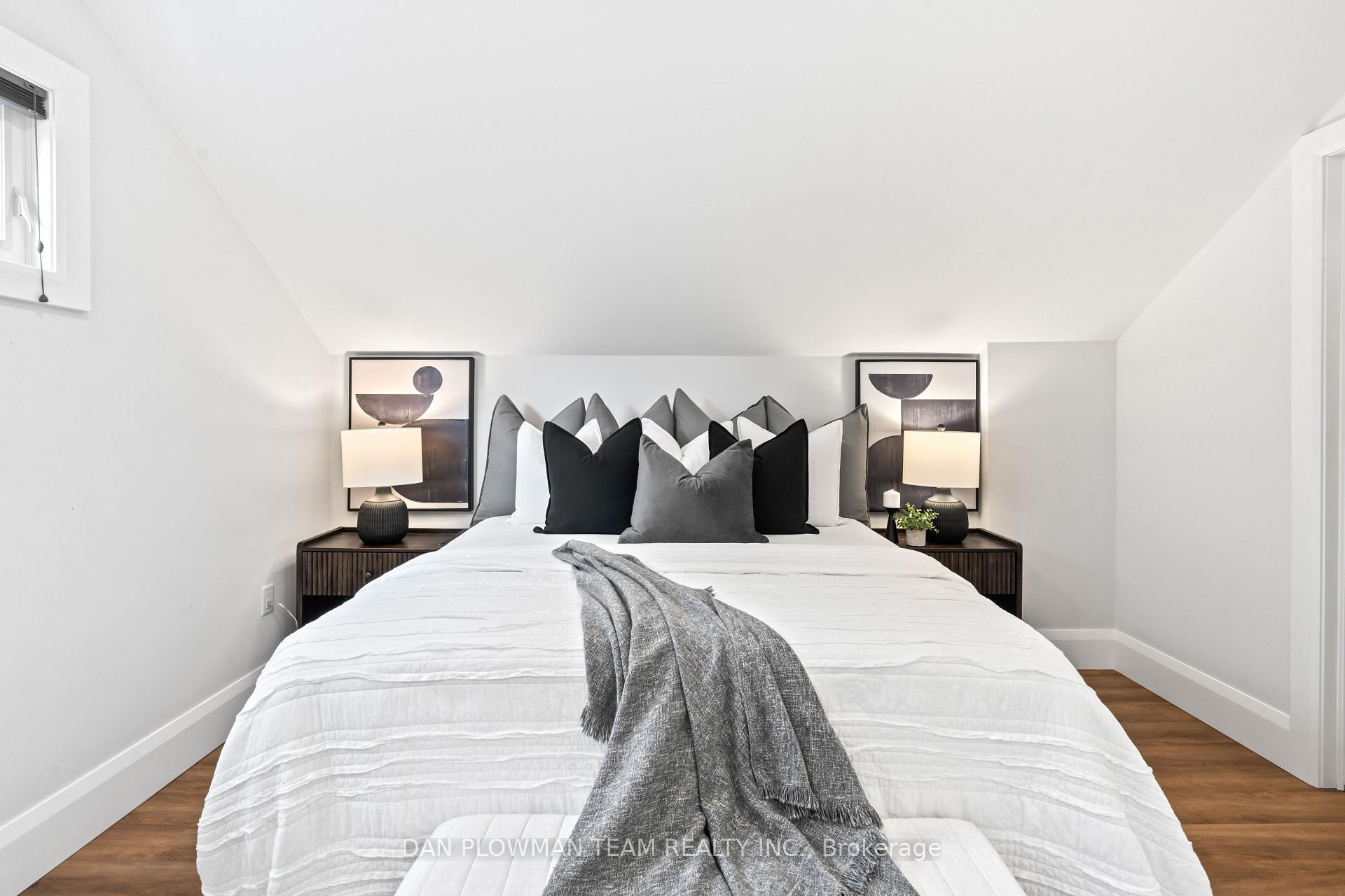 Photo 18 of 209 Oshawa Boulevard N, Oshawa, O'Neill — HOMEH