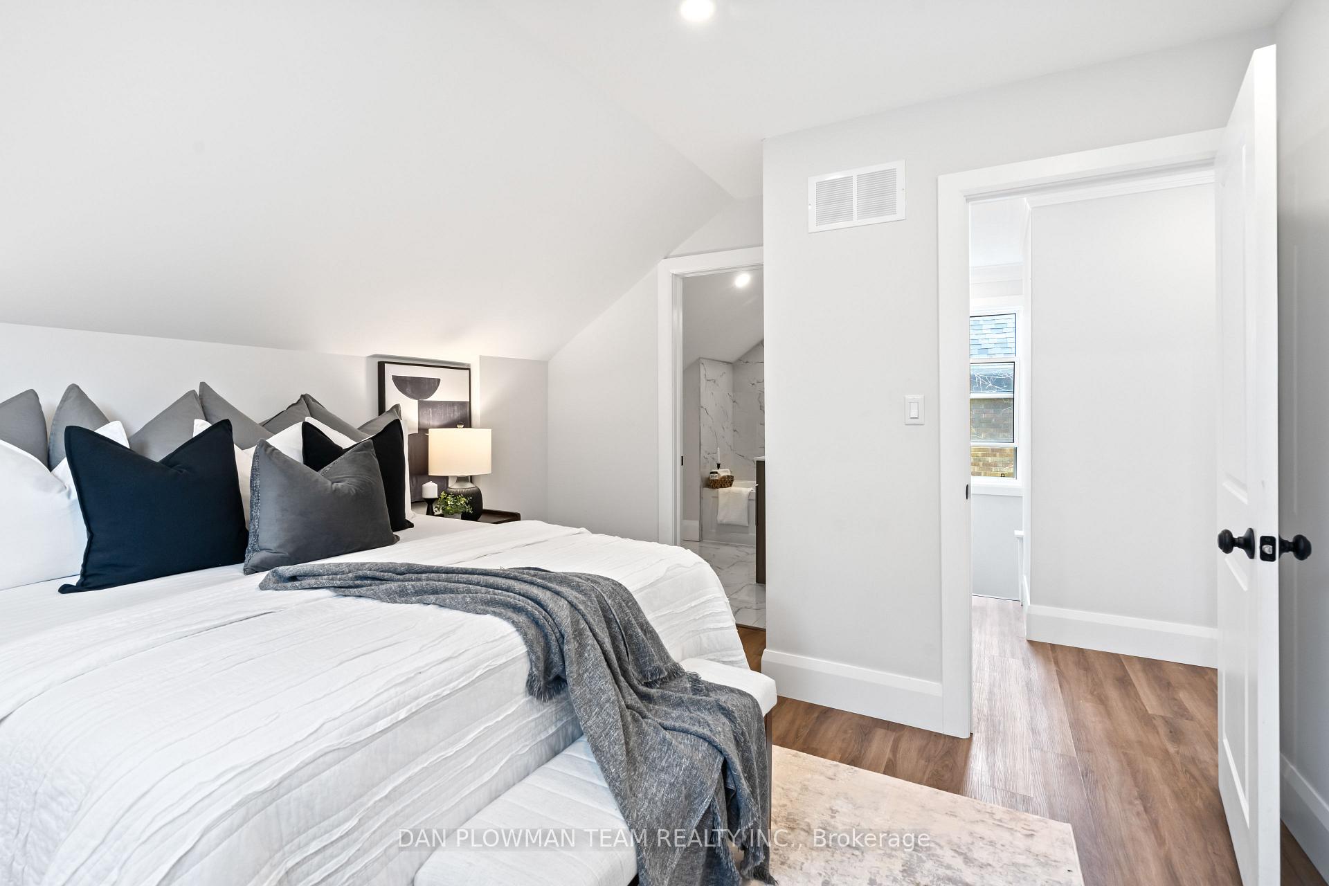 Photo 19 of 209 Oshawa Boulevard N, Oshawa, O'Neill — HOMEH