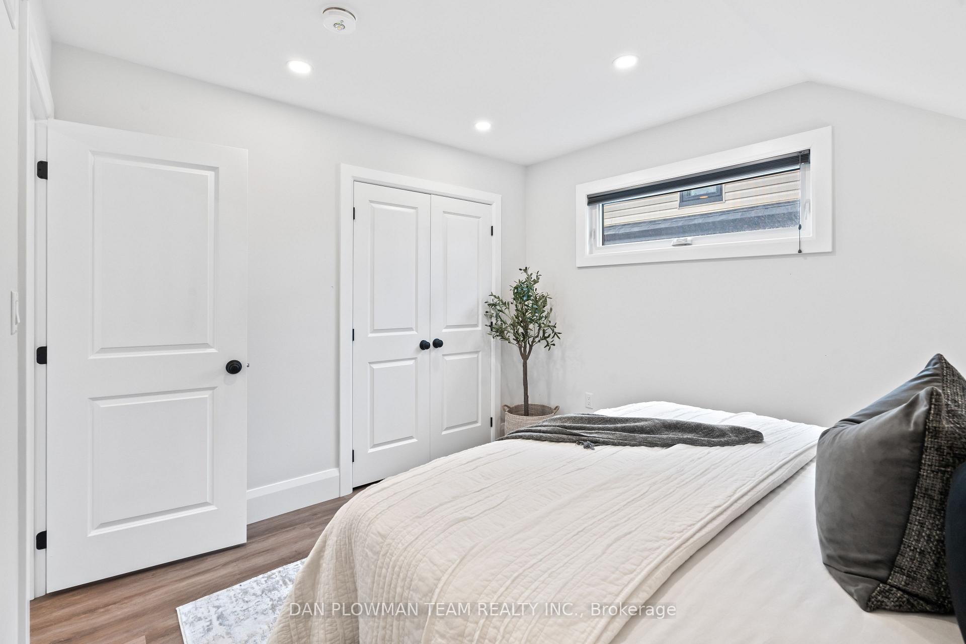 Photo 20 of 209 Oshawa Boulevard N, Oshawa, O'Neill — HOMEH