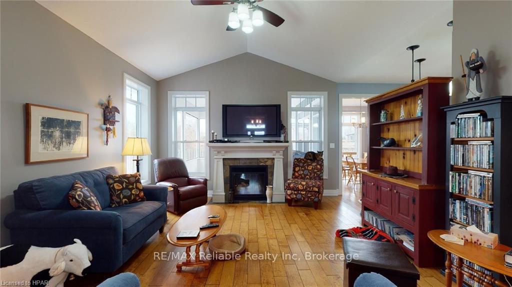 Photo 4 of 22 Thimbleweed Drive, Bluewater, Bayfield — HOMEH
