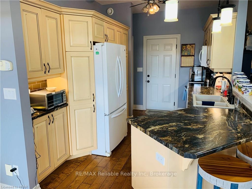 Photo 11 of 22 Thimbleweed Drive, Bluewater, Bayfield — HOMEH
