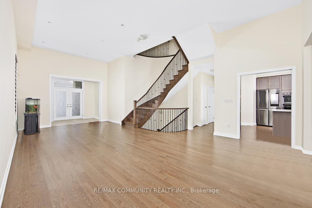 Photo 5 of 908 Rexton Drive, Oshawa, Kedron — HOMEH