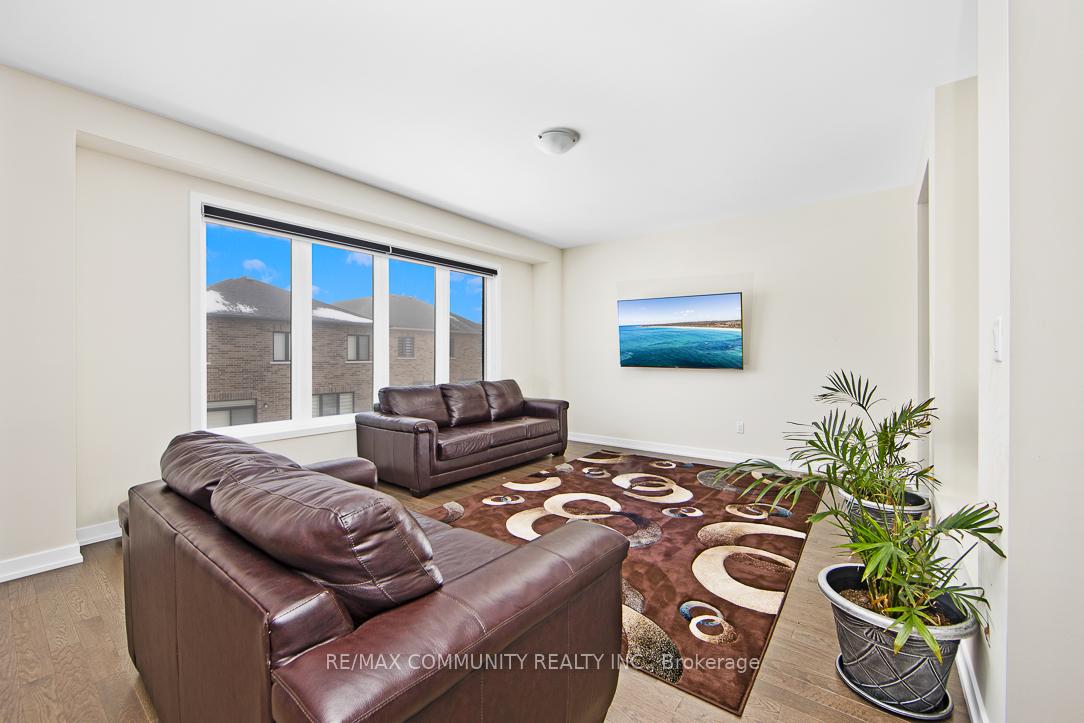 Photo 6 of 908 Rexton Drive, Oshawa, Kedron — HOMEH
