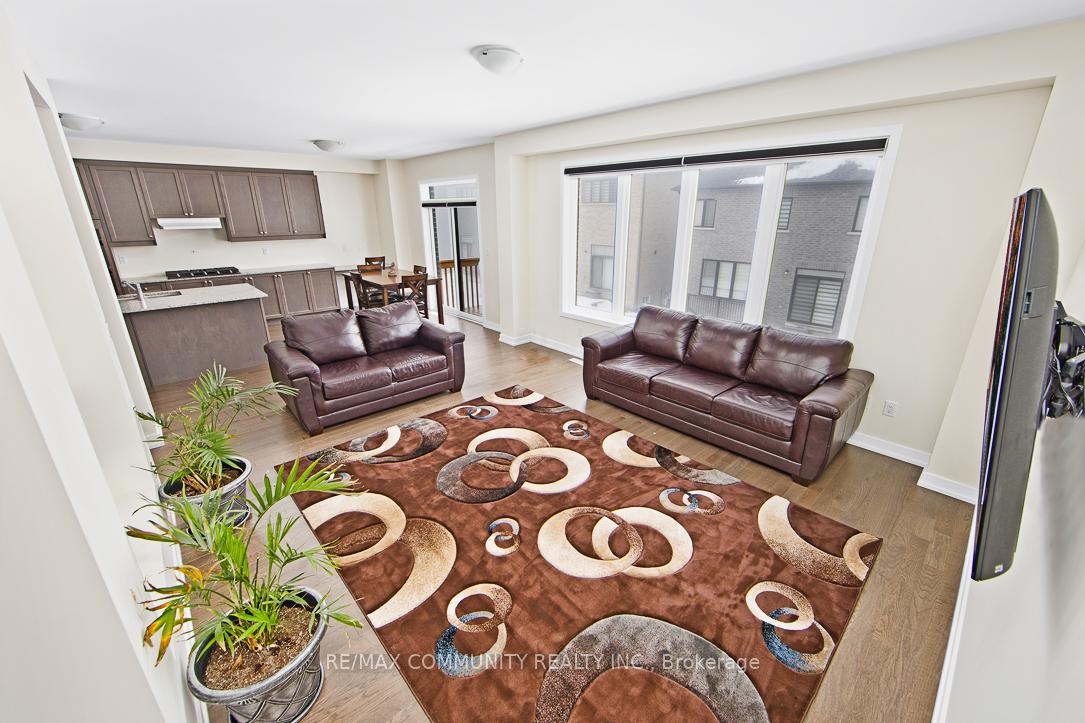 Photo 8 of 908 Rexton Drive, Oshawa, Kedron — HOMEH