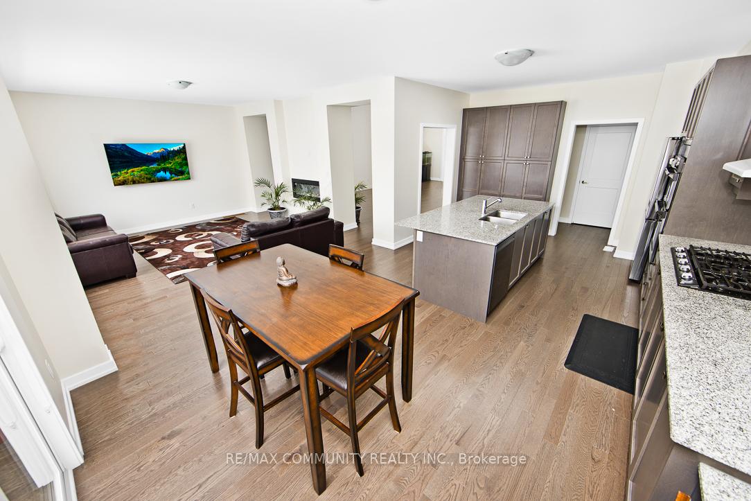 Photo 11 of 908 Rexton Drive, Oshawa, Kedron — HOMEH