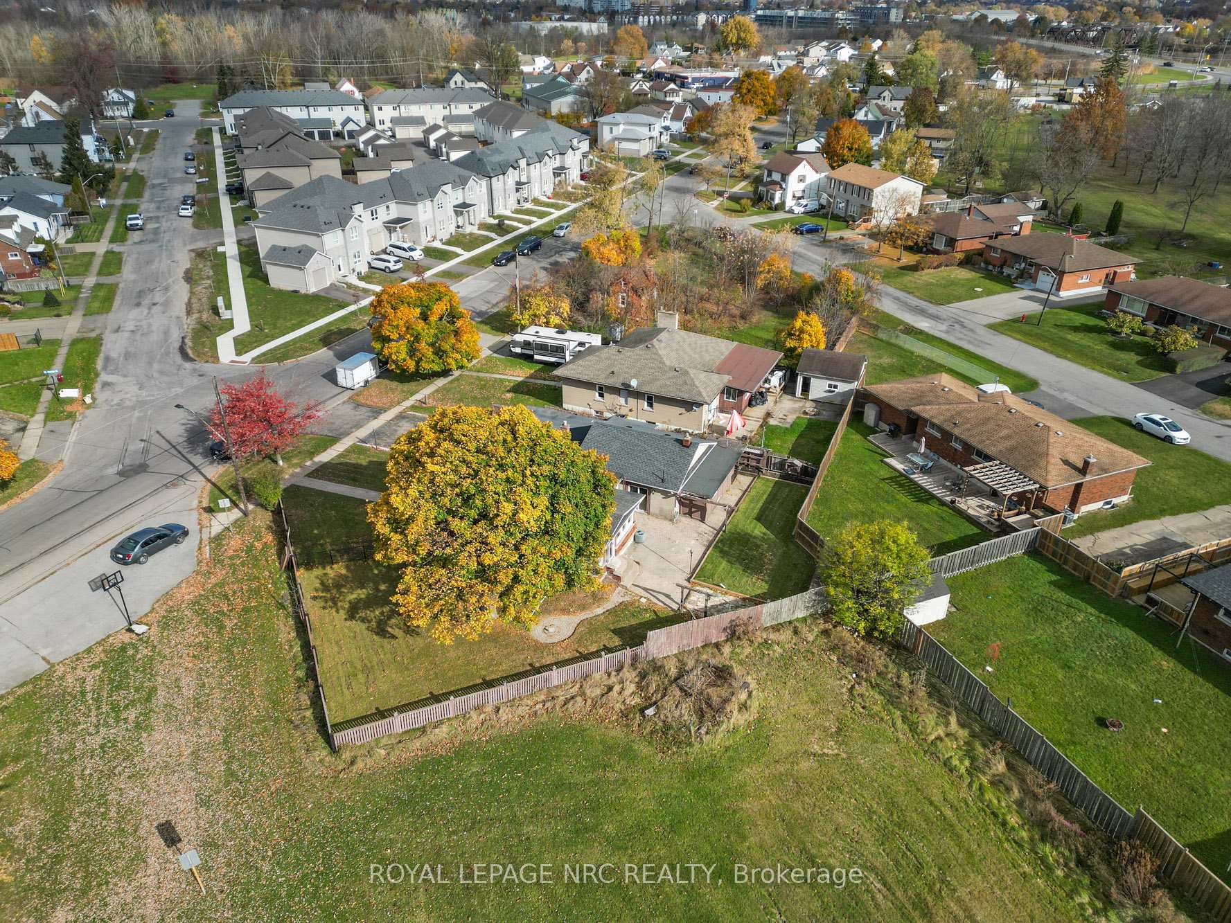 Photo 4 of 91 Saint George Street, Welland, Broadway — HOMEH
