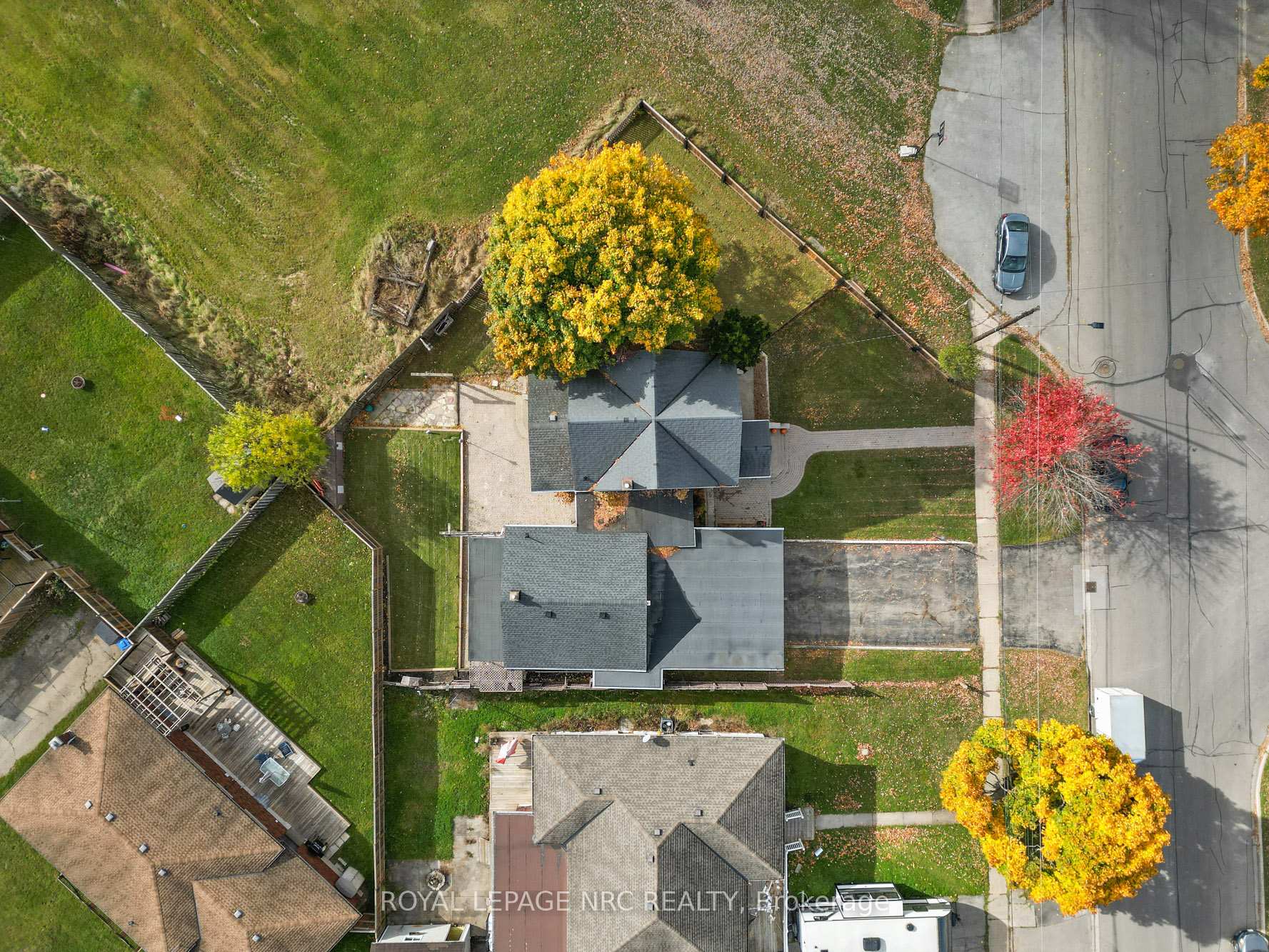 Photo 6 of 91 Saint George Street, Welland, Broadway — HOMEH