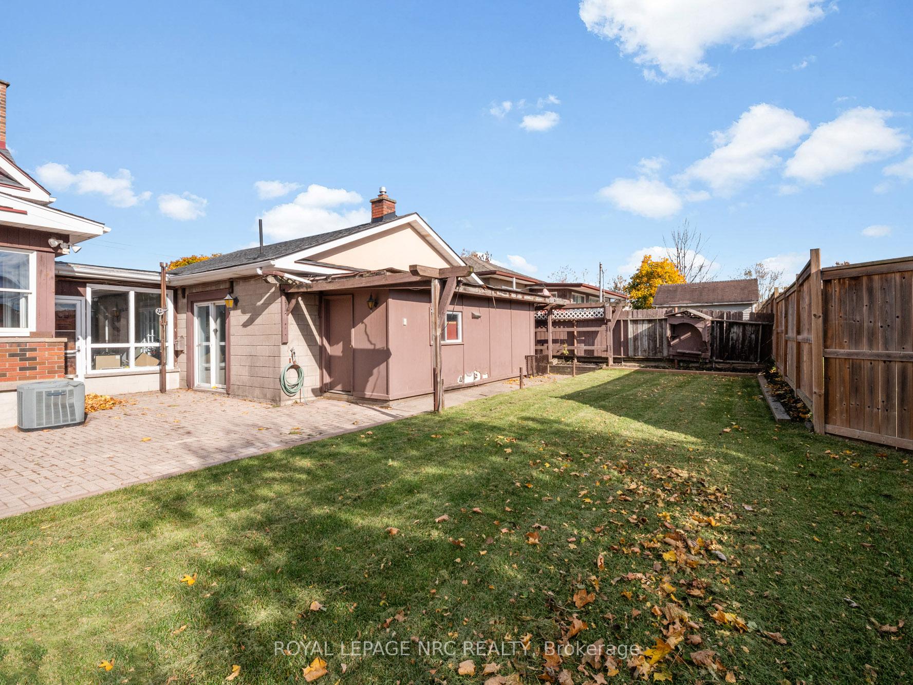 Photo 8 of 91 Saint George Street, Welland, Broadway — HOMEH
