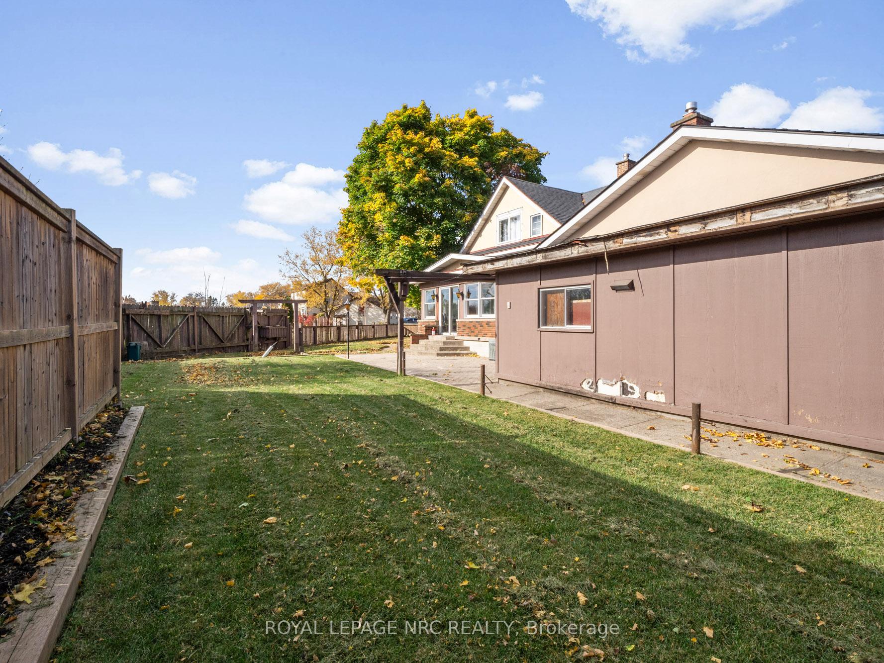 Photo 10 of 91 Saint George Street, Welland, Broadway — HOMEH