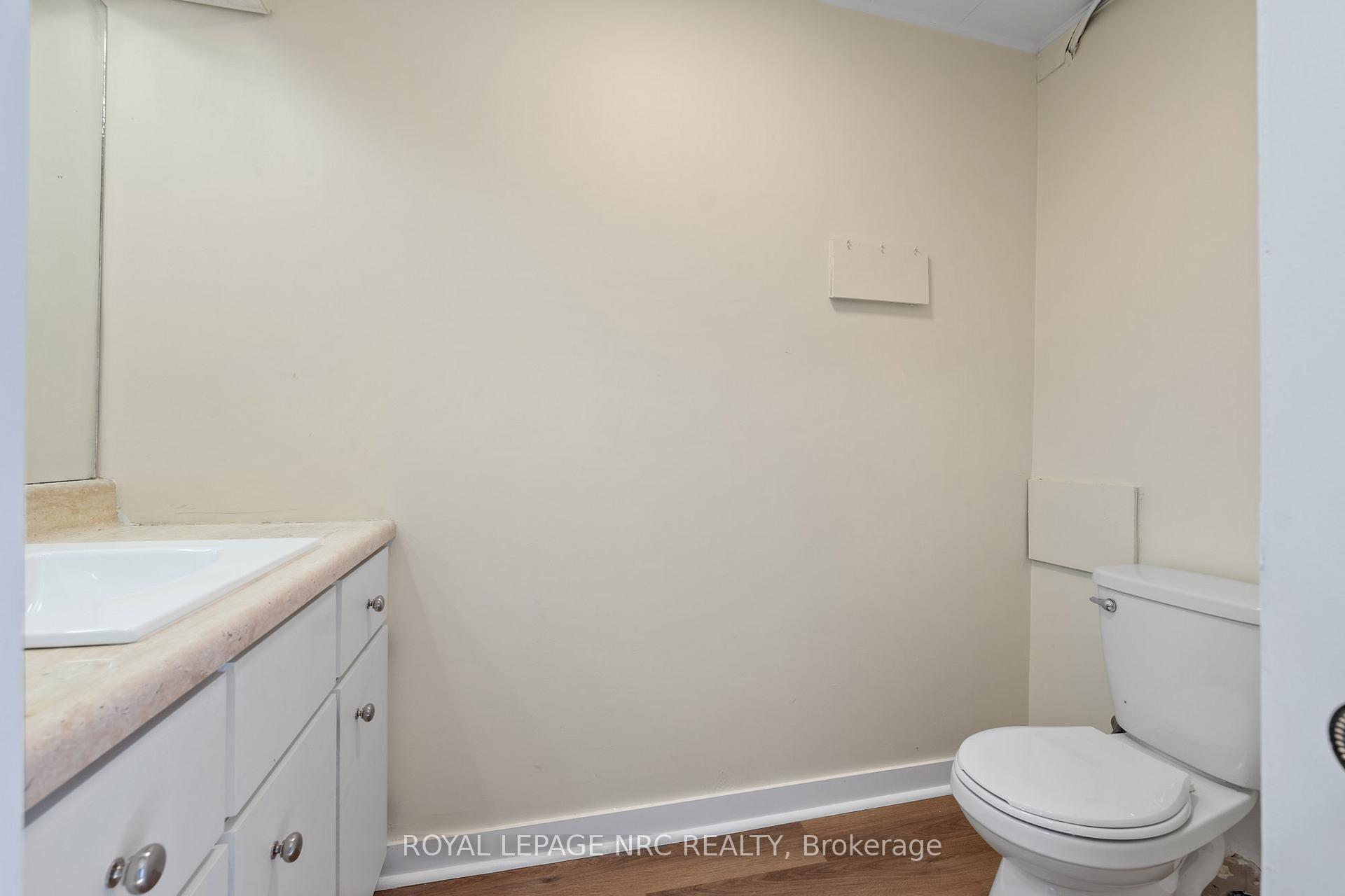 Photo 23 of 91 Saint George Street, Welland, Broadway — HOMEH