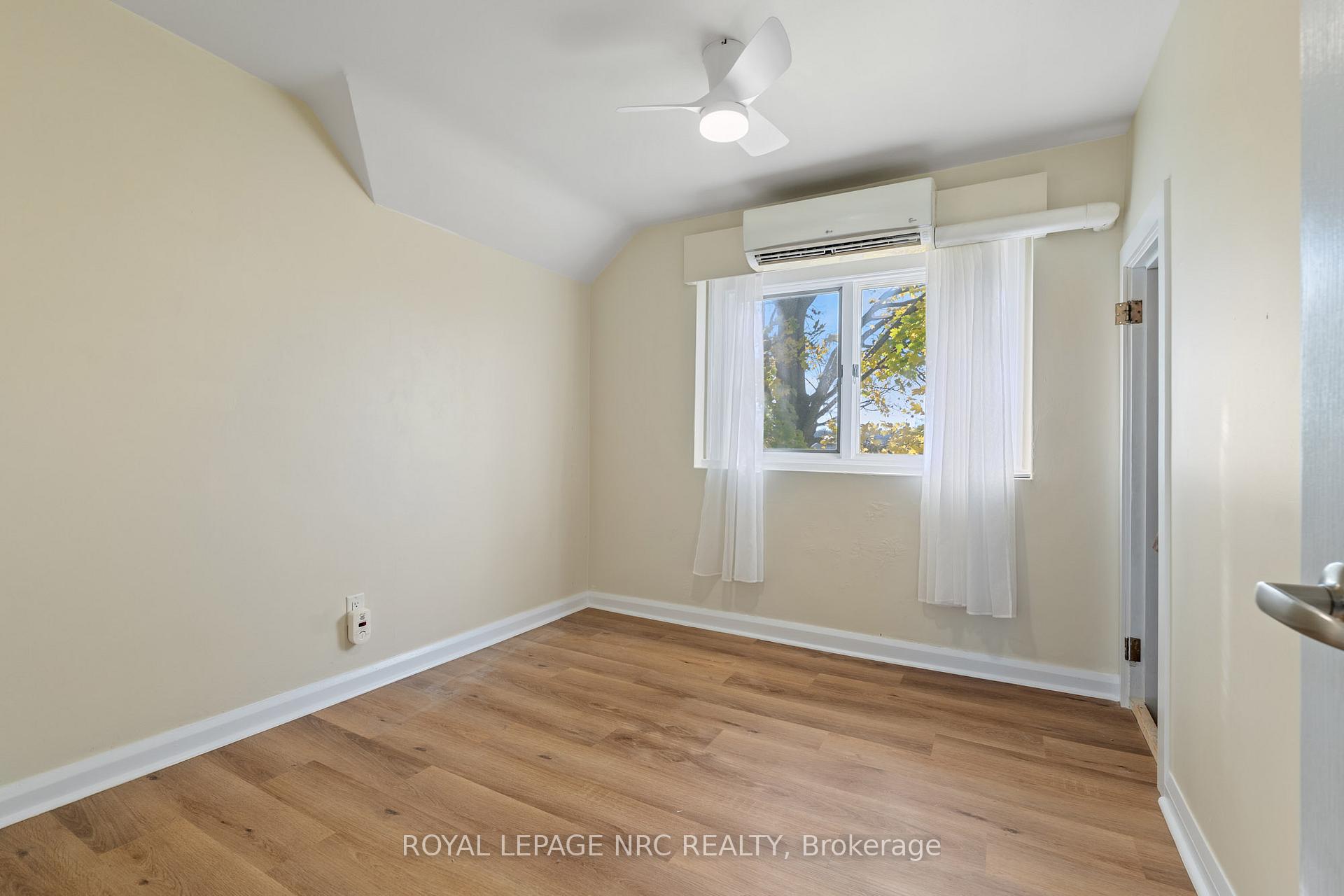 Photo 28 of 91 Saint George Street, Welland, Broadway — HOMEH