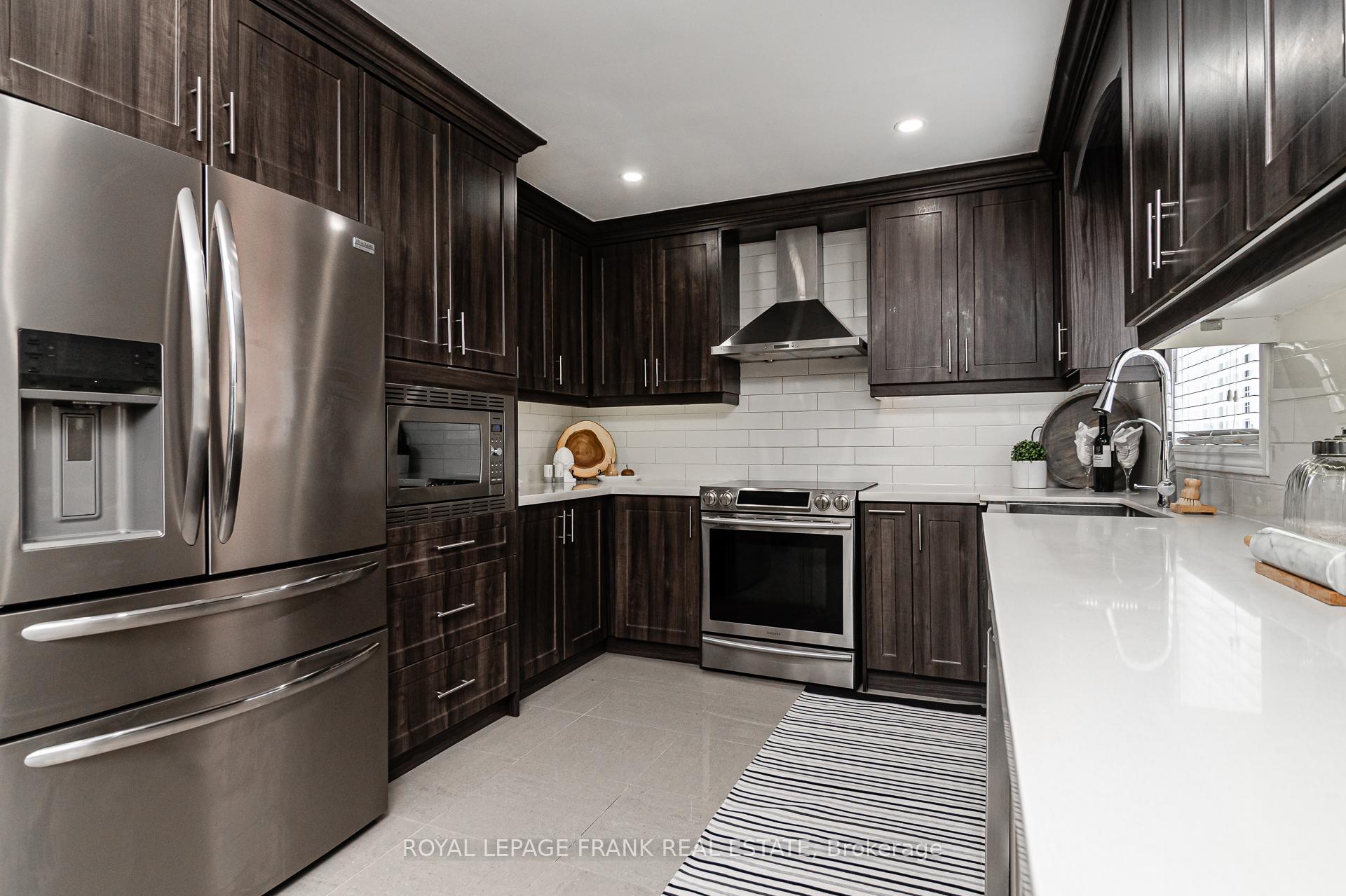 Photo 3 of 750 Pascoe Court, Oshawa, Pinecrest — HOMEH