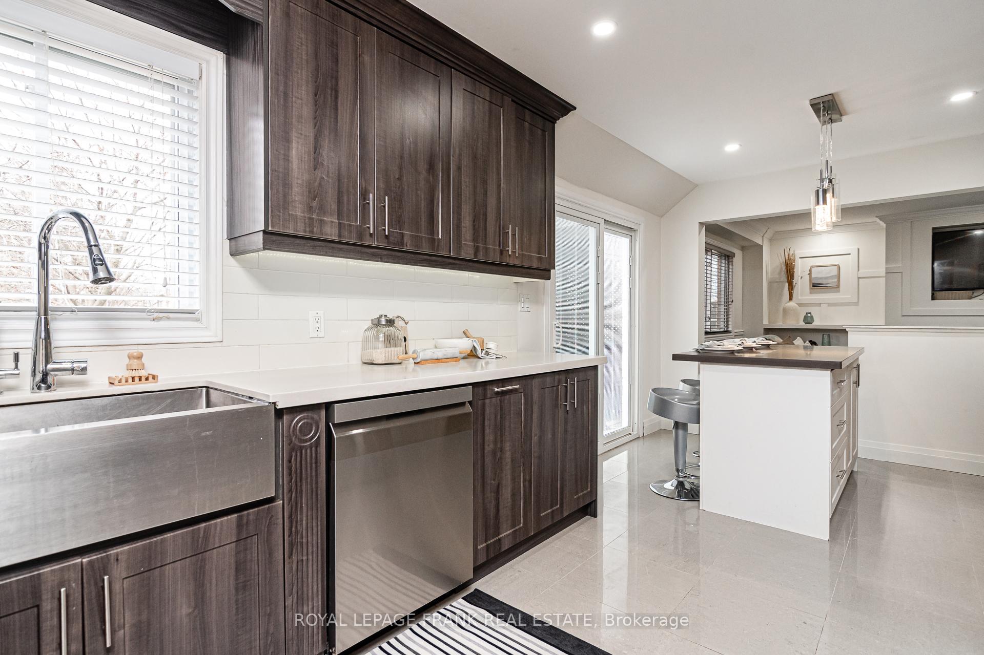 Photo 8 of 750 Pascoe Court, Oshawa, Pinecrest — HOMEH