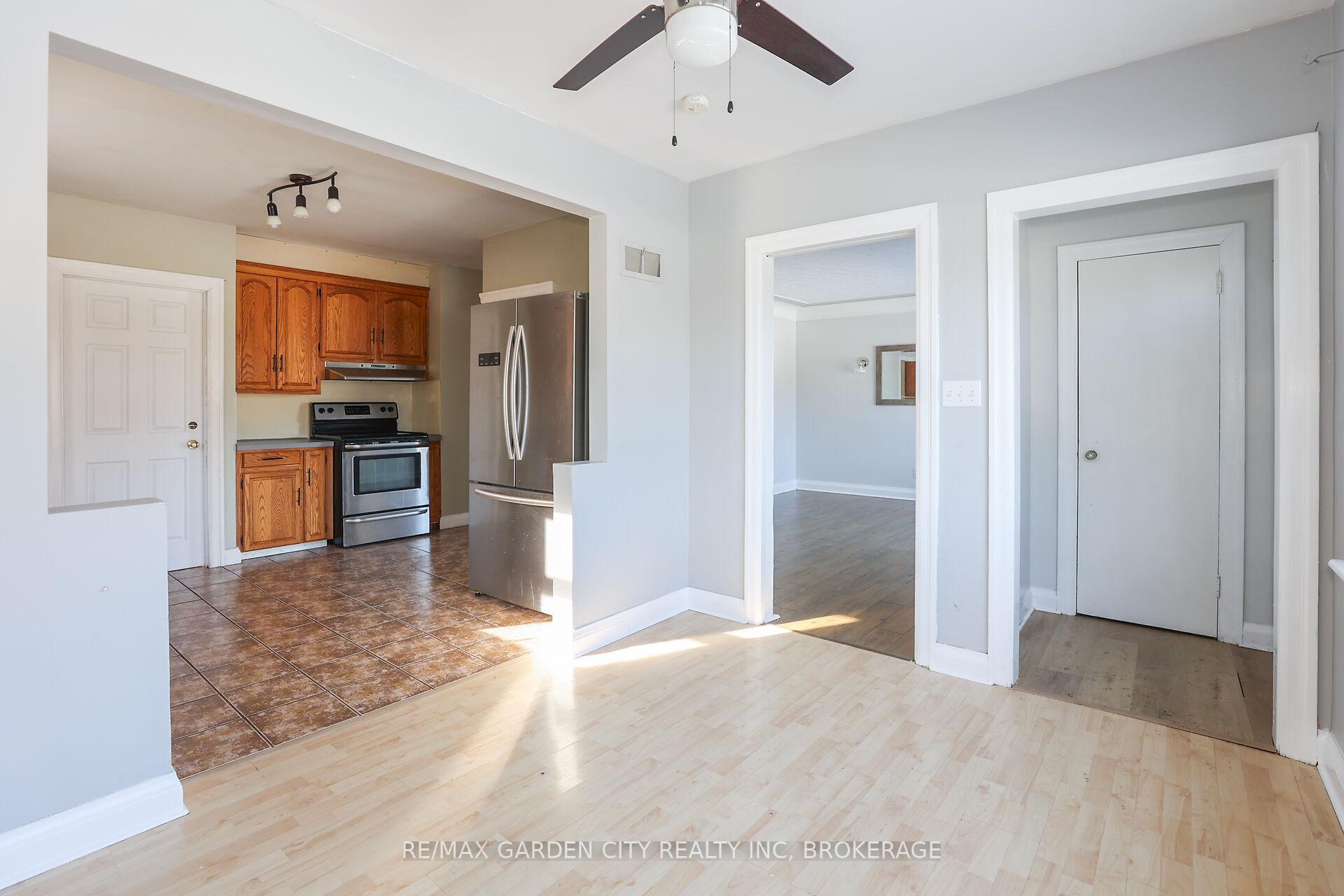 Photo 8 of 133 Lyons Avenue, Welland, Lincoln/Crowland — HOMEH