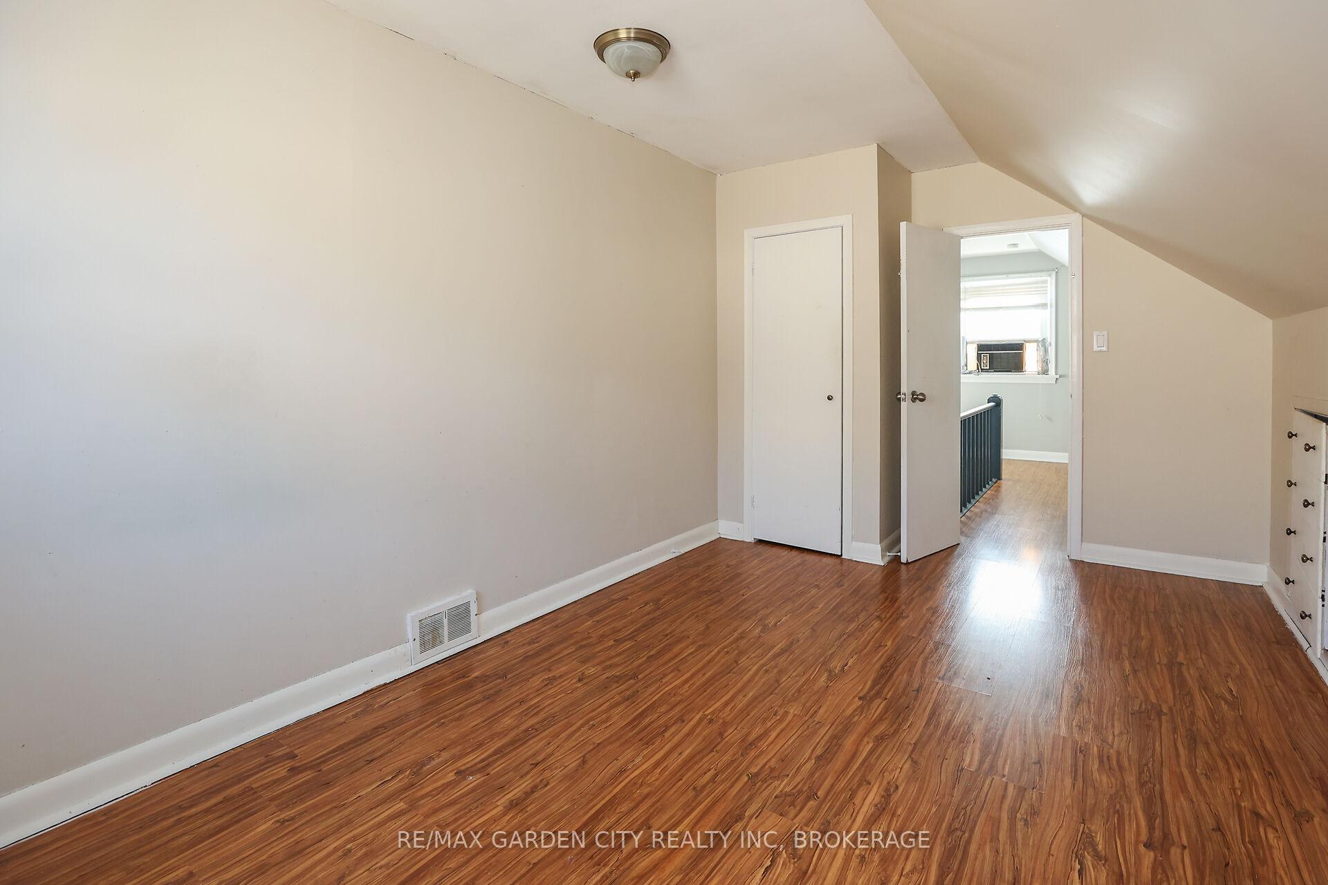 Photo 21 of 133 Lyons Avenue, Welland, Lincoln/Crowland — HOMEH