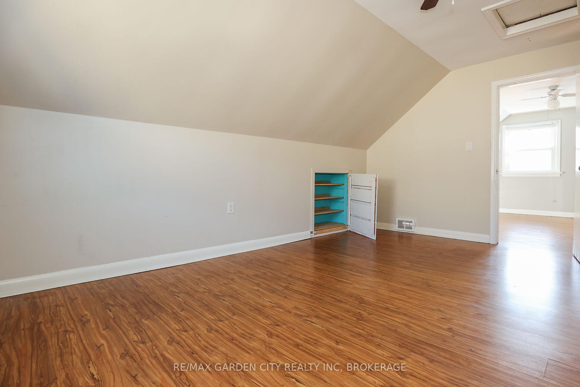 Photo 25 of 133 Lyons Avenue, Welland, Lincoln/Crowland — HOMEH