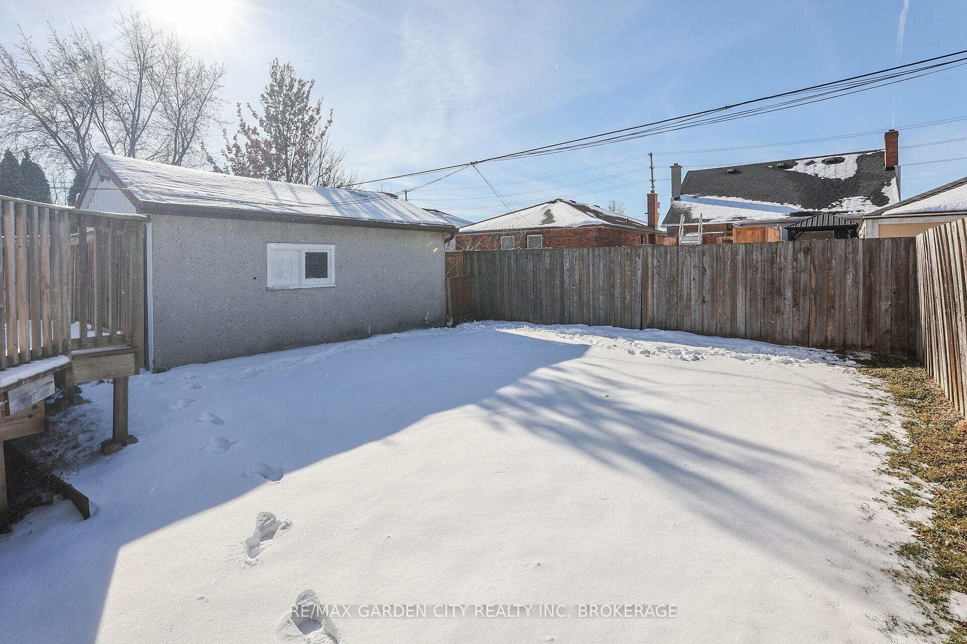 Photo 45 of 133 Lyons Avenue, Welland, Lincoln/Crowland — HOMEH