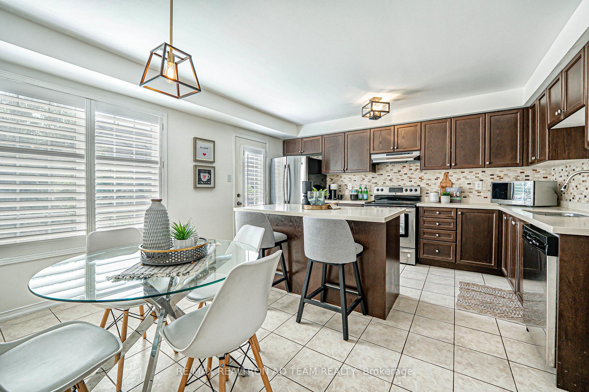 Photo 14 of 21 Pendrill Way, Ajax, Central East — HOMEH