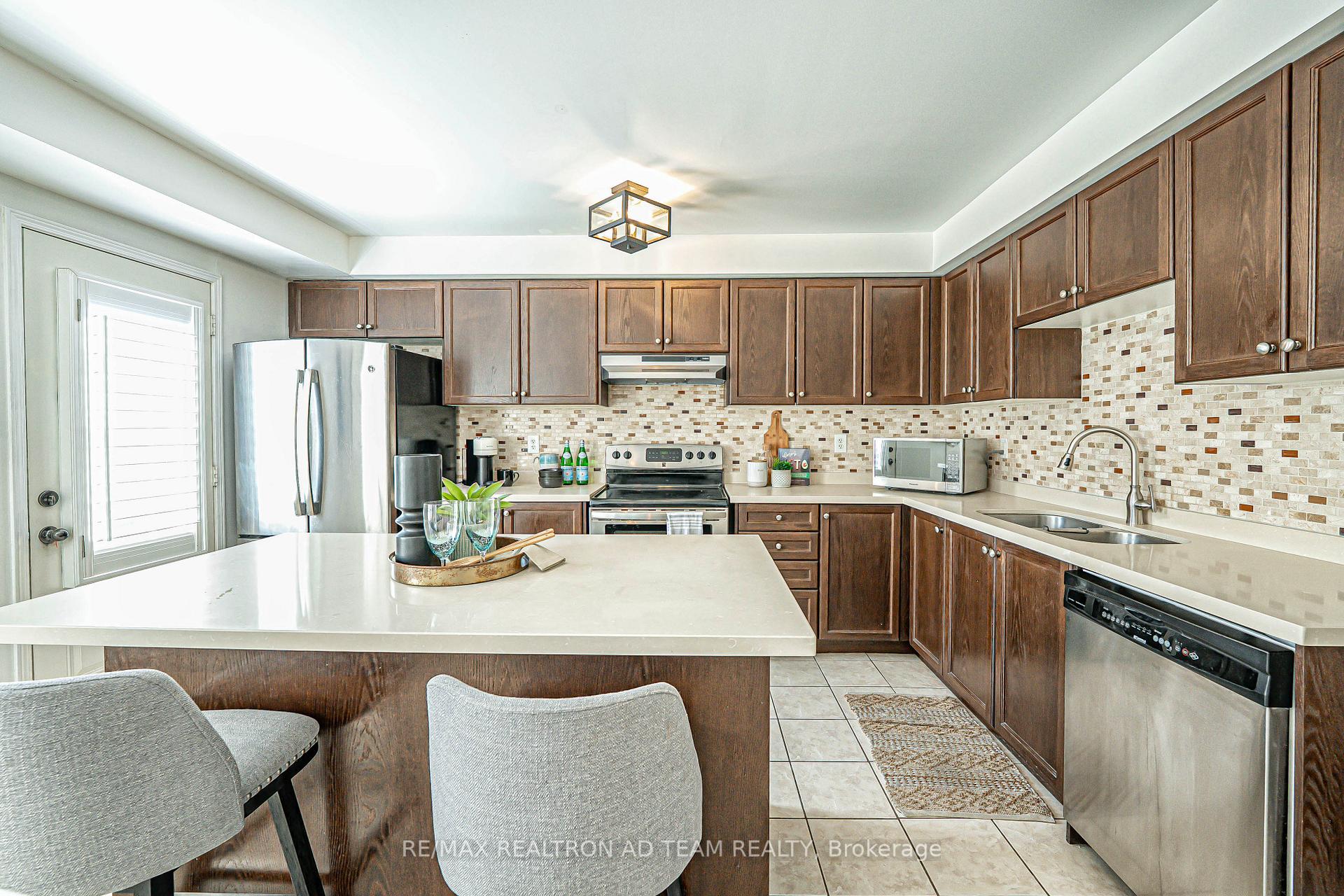 Photo 16 of 21 Pendrill Way, Ajax, Central East — HOMEH