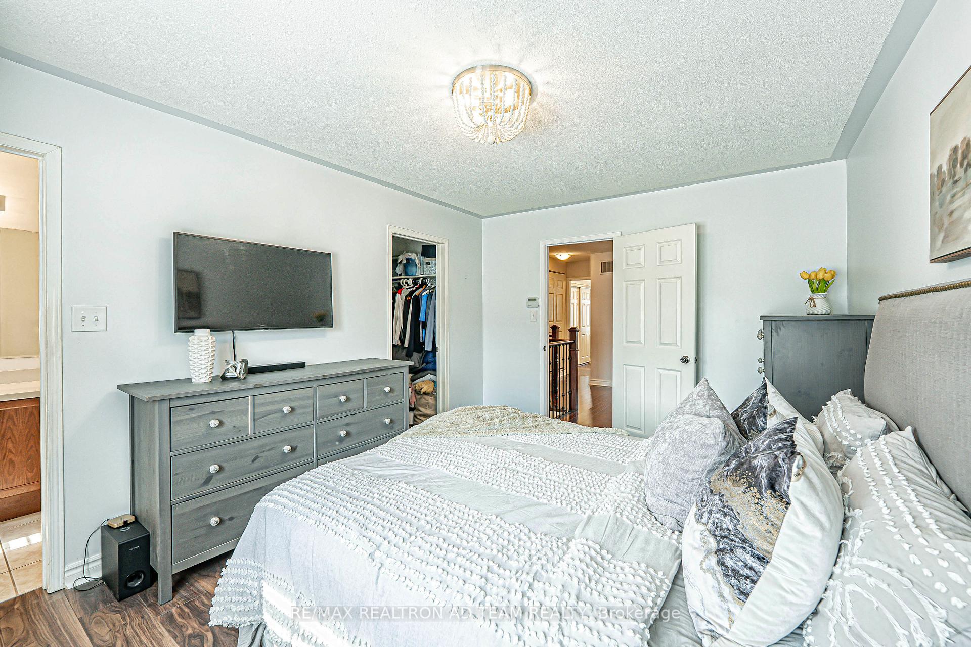 Photo 20 of 21 Pendrill Way, Ajax, Central East — HOMEH