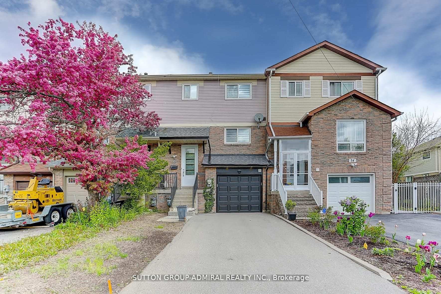 Photo 3 of 52 Chabad Gate, Vaughan, Crestwood-Springfarm-Yorkhill — HOMEH