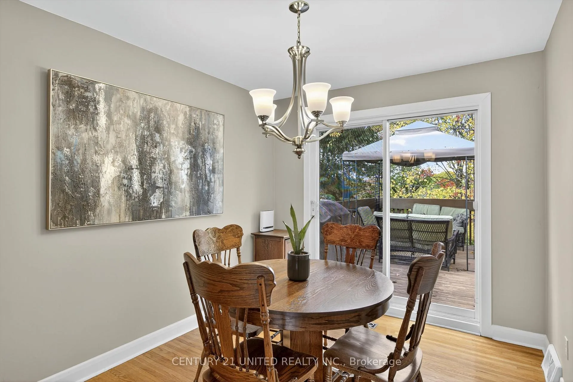 Photo 9 of 715 Stannor Drive, Peterborough, Town Ward 3 — HOMEH