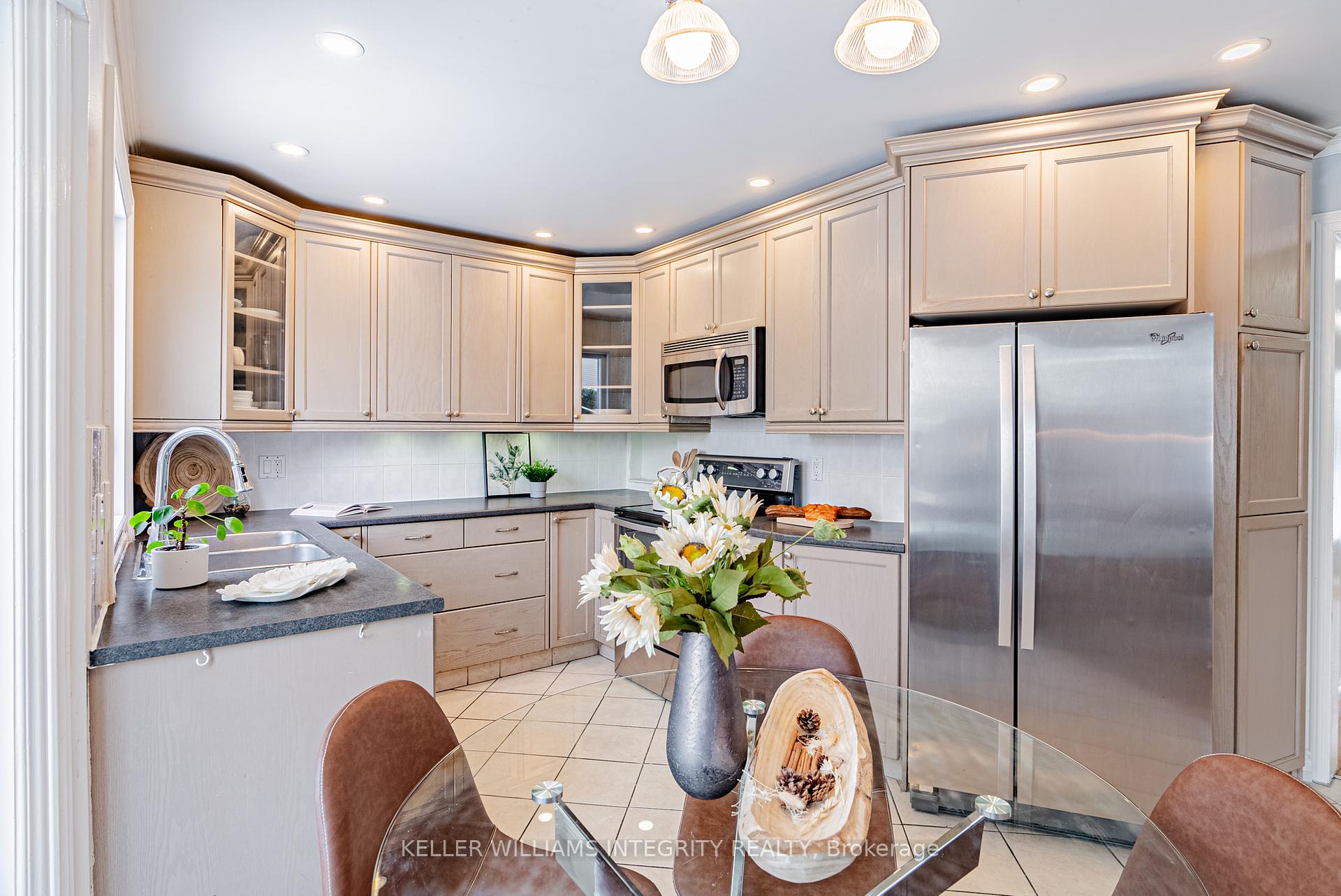 Photo 13 of 1317 Prestone Drive, Ottawa, Bilberry Creek/Queenswood Heights — HOMEH