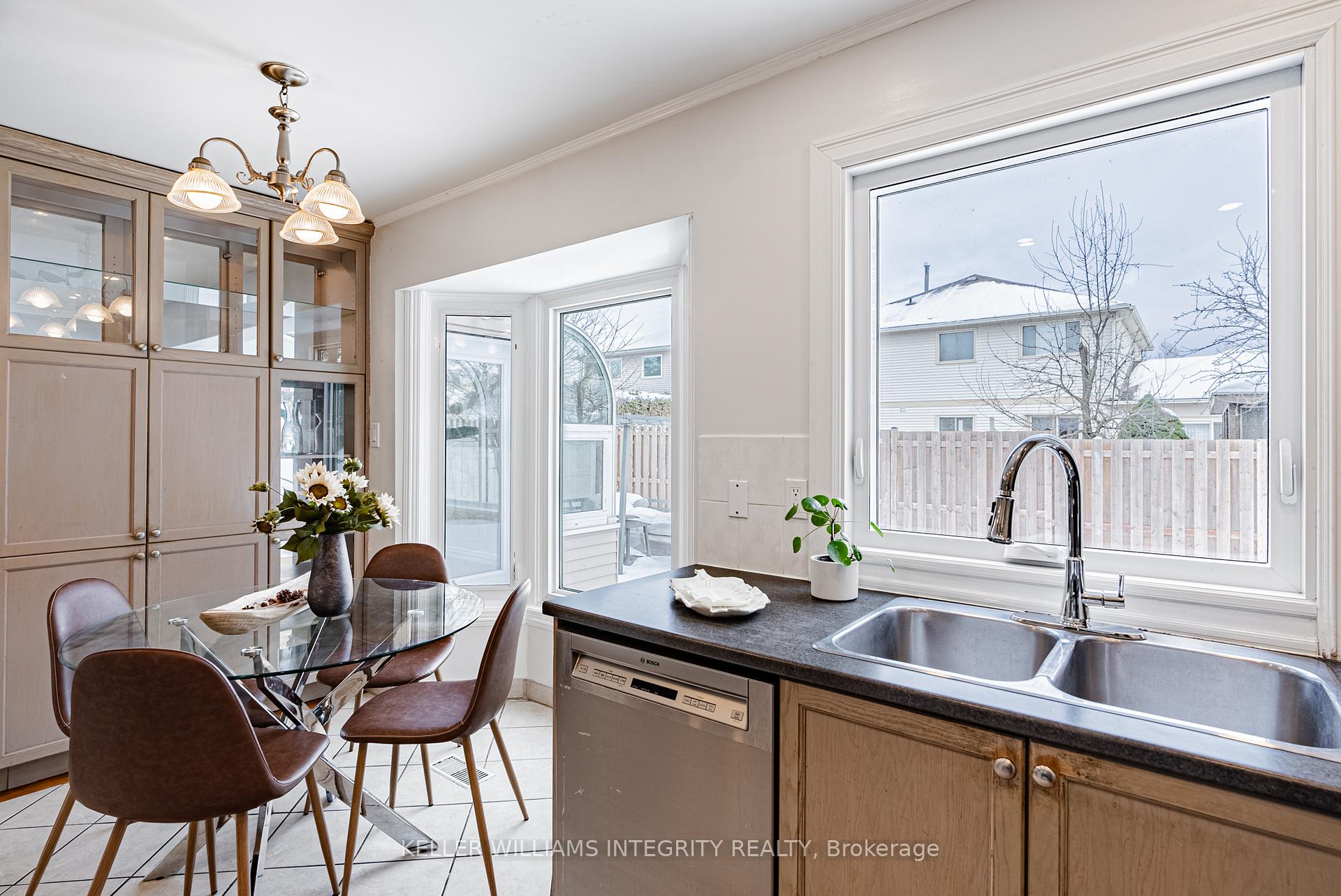 Photo 14 of 1317 Prestone Drive, Ottawa, Bilberry Creek/Queenswood Heights — HOMEH