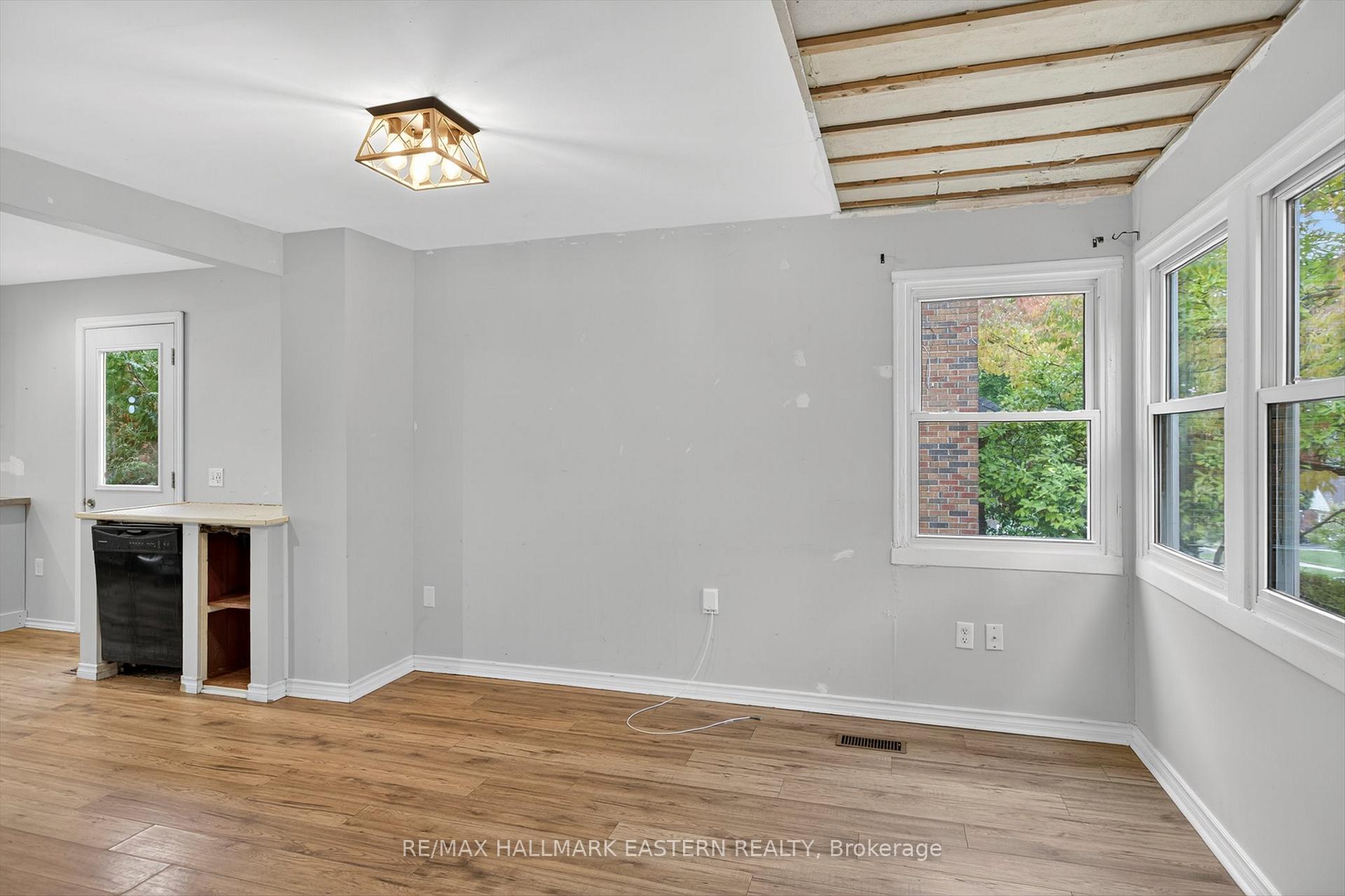 Photo 10 of 650 Bolivar Street, Peterborough, Town Ward 3 — HOMEH