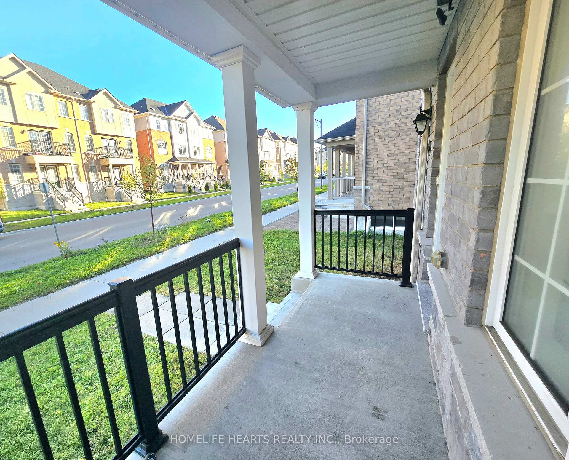 Photo 6 of 95 Ainley Road, Ajax, Central East — HOMEH