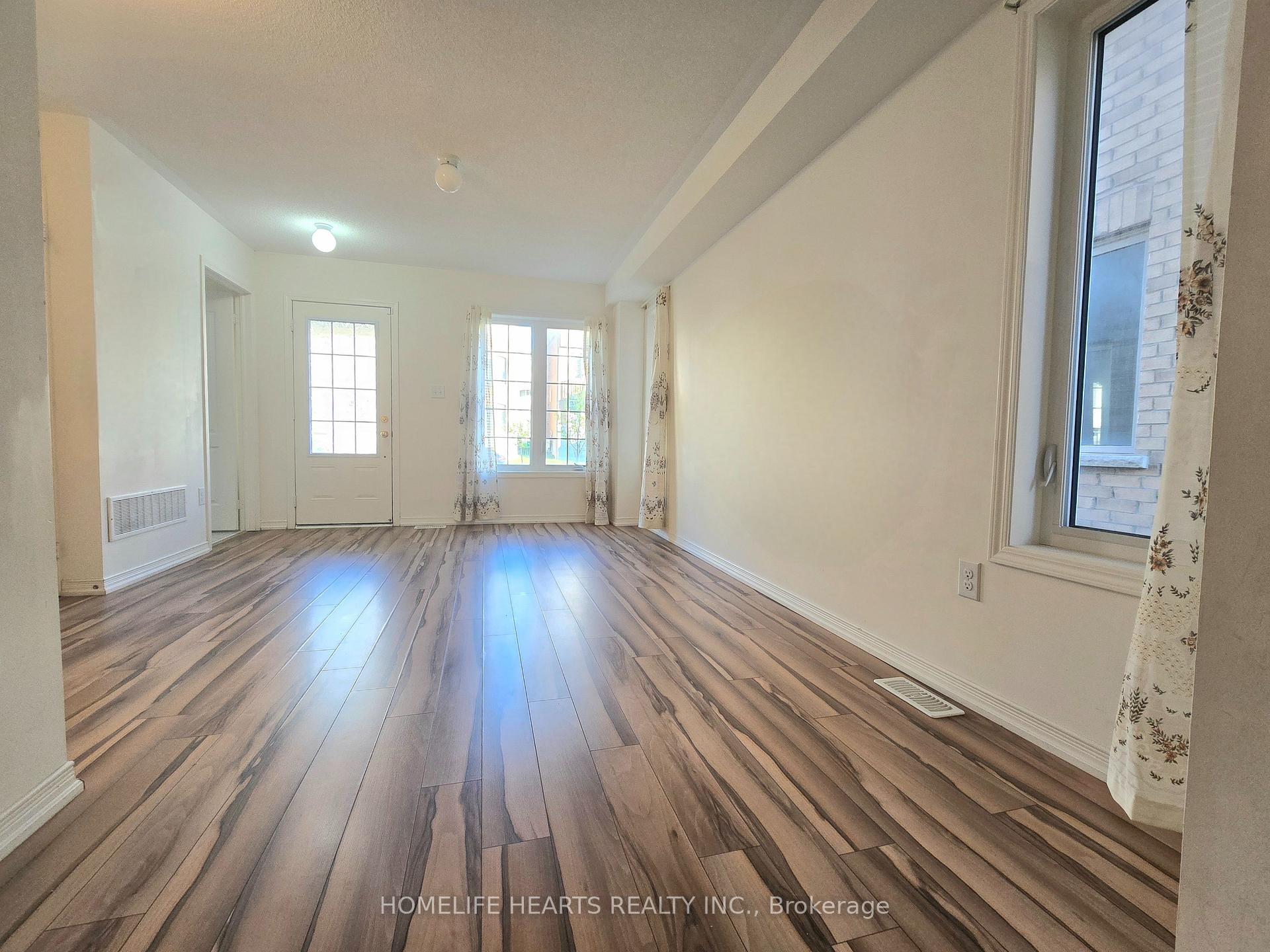 Photo 15 of 95 Ainley Road, Ajax, Central East — HOMEH