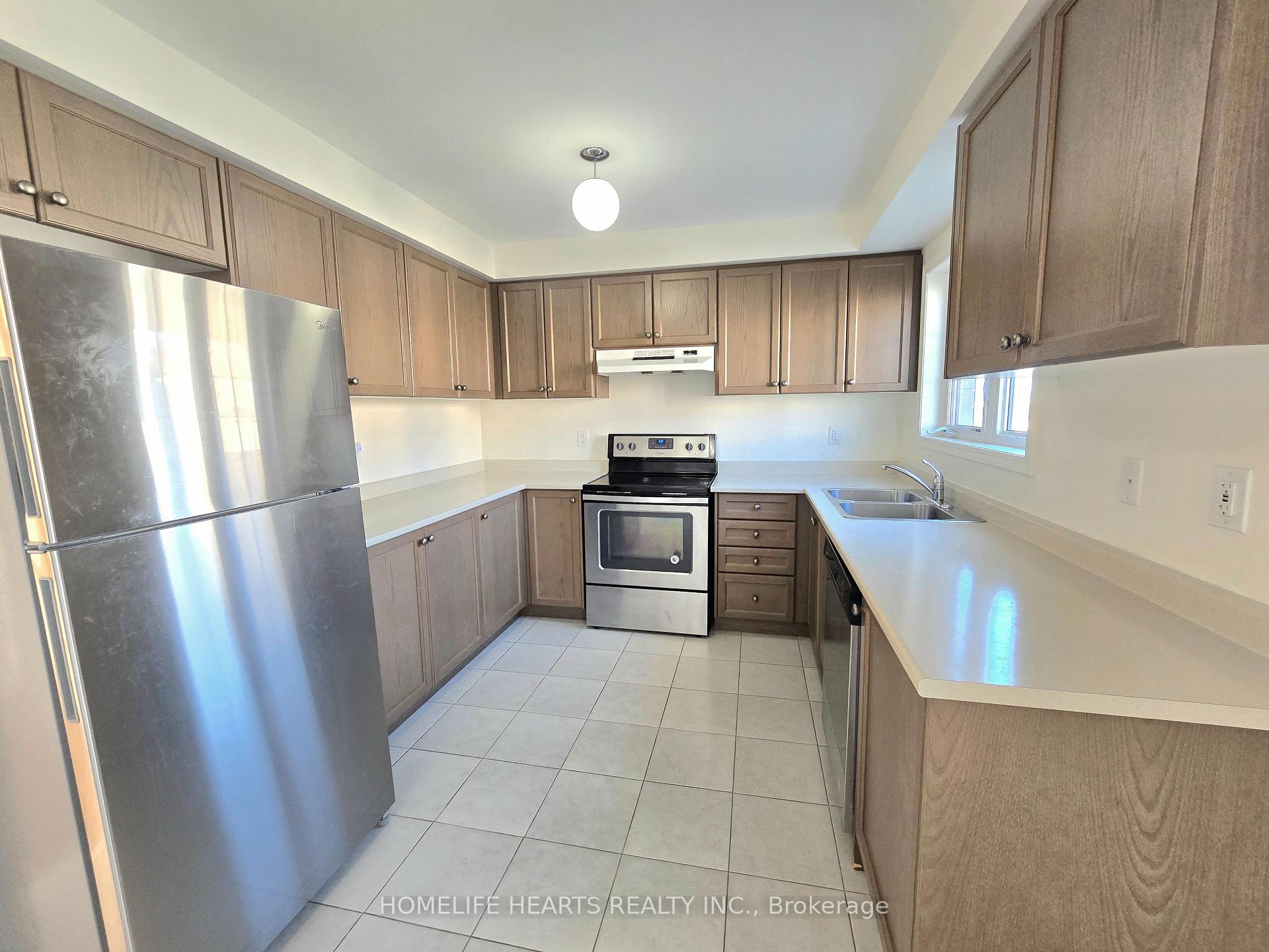 Photo 36 of 95 Ainley Road, Ajax, Central East — HOMEH