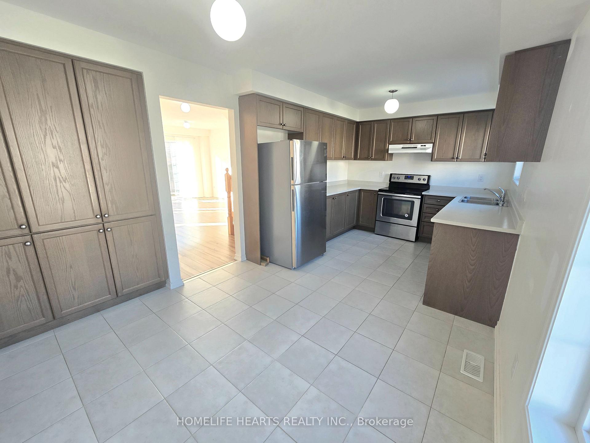 Photo 17 of 95 Ainley Road, Ajax, Central East — HOMEH
