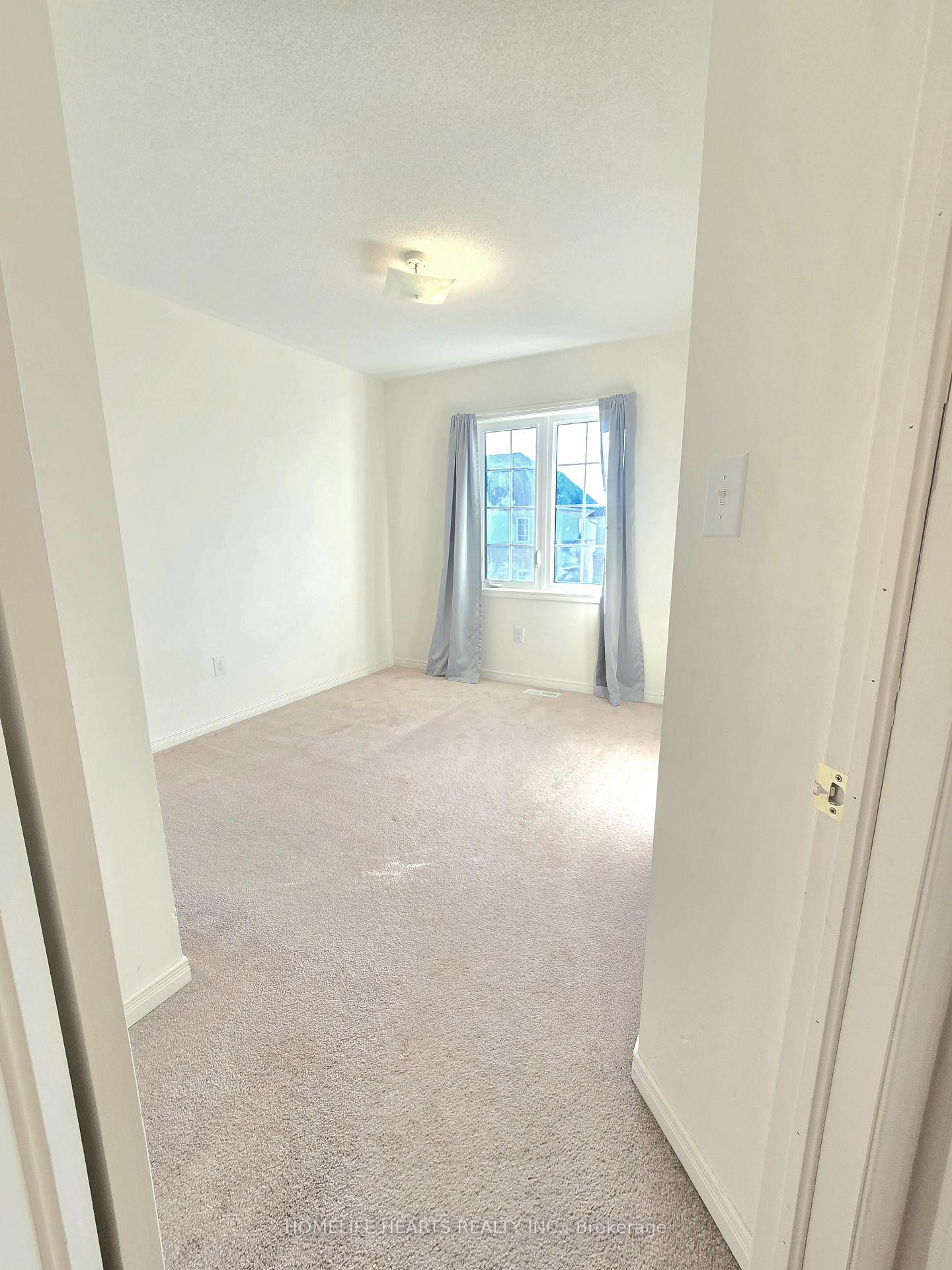 Photo 25 of 95 Ainley Road, Ajax, Central East — HOMEH