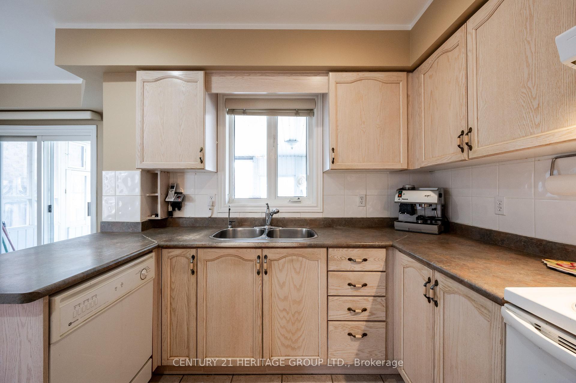 Photo 14 of 73 Solway Avenue, Vaughan, Maple — HOMEH