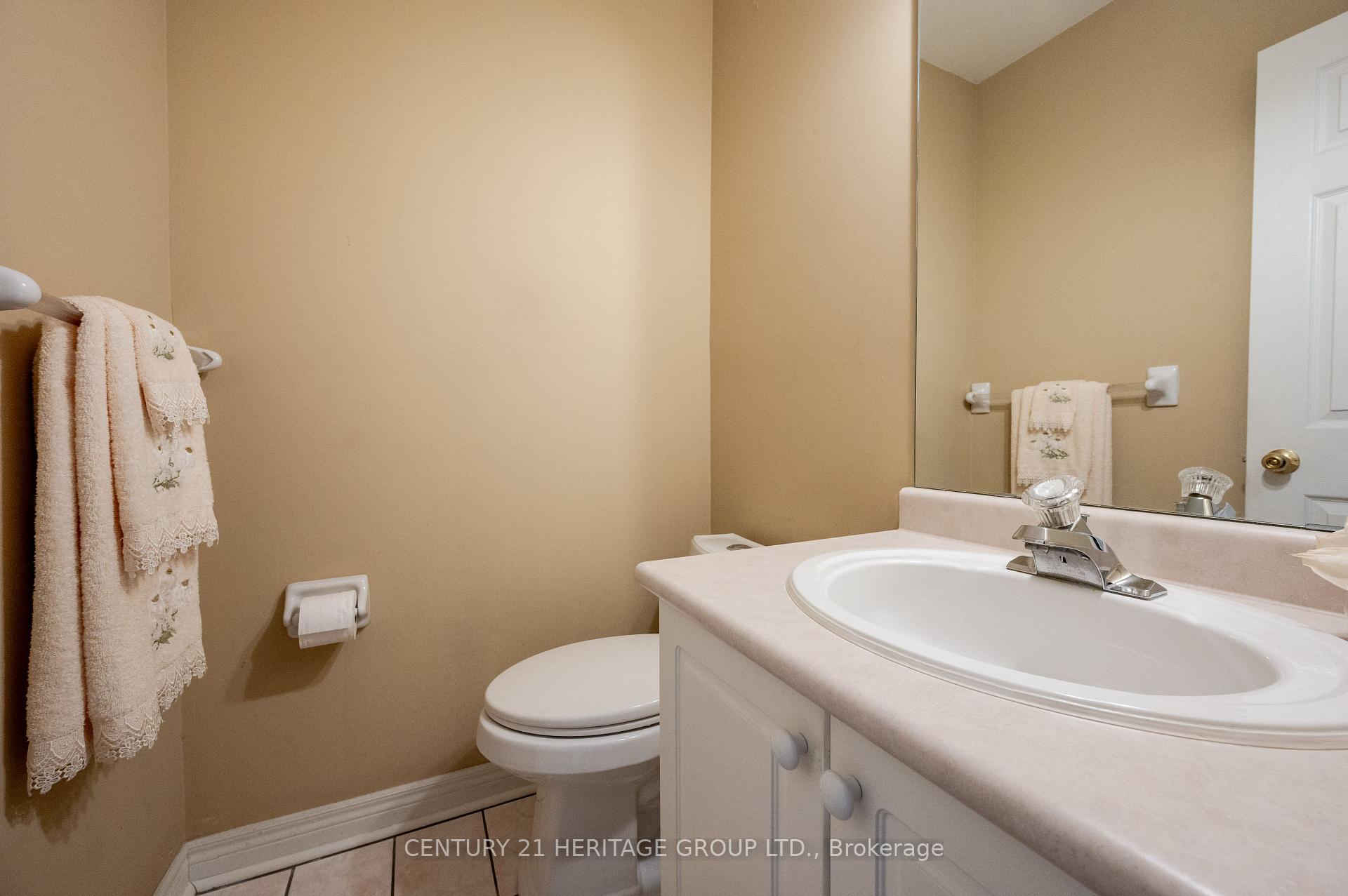 Photo 17 of 73 Solway Avenue, Vaughan, Maple — HOMEH