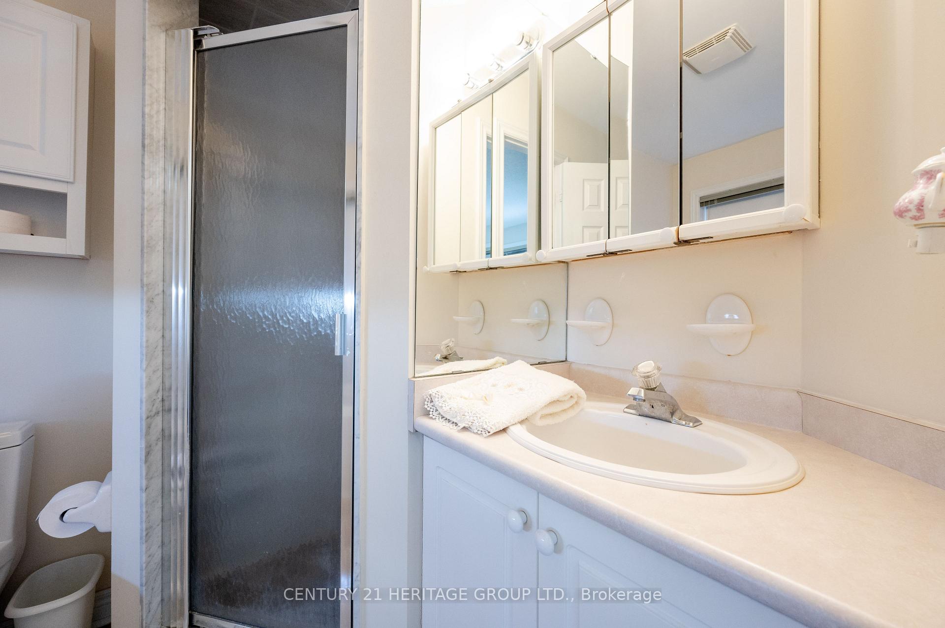 Photo 28 of 73 Solway Avenue, Vaughan, Maple — HOMEH