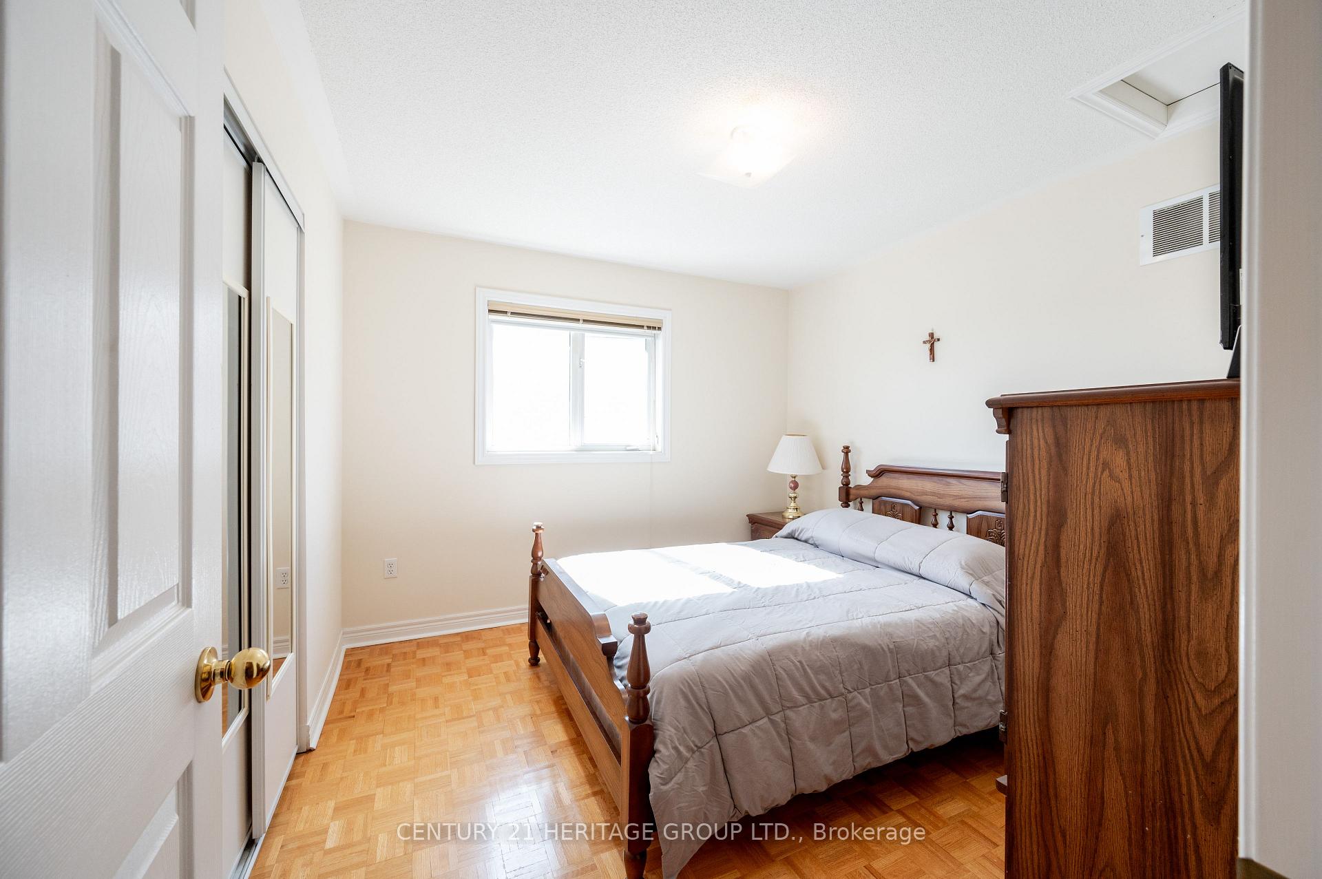Photo 30 of 73 Solway Avenue, Vaughan, Maple — HOMEH