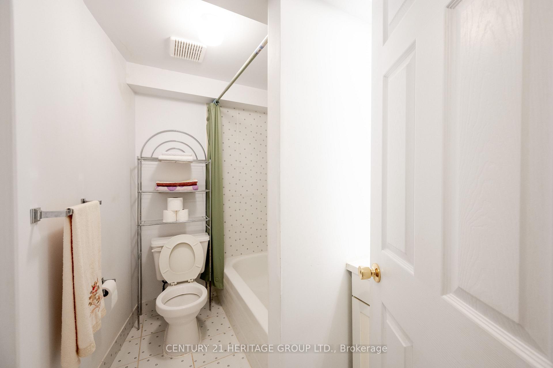 Photo 41 of 73 Solway Avenue, Vaughan, Maple — HOMEH