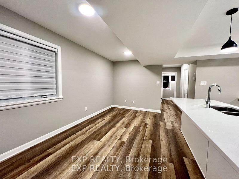 Photo 6 of Unit B, 805 Maplewood Avenue, Ottawa, Queensway Terrace North — HOMEH