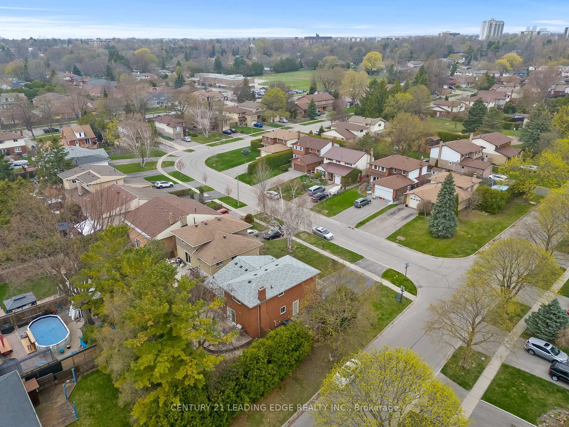 Photo 26 of 840 William Booth Crescent, Oshawa, Centennial — HOMEH