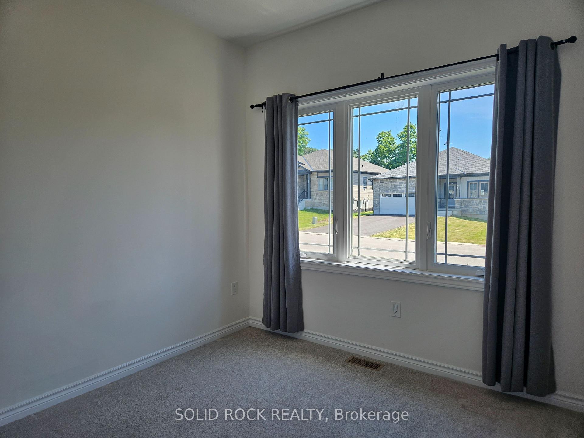 Photo 3 of 98 Adley Drive, Brockville — HOMEH